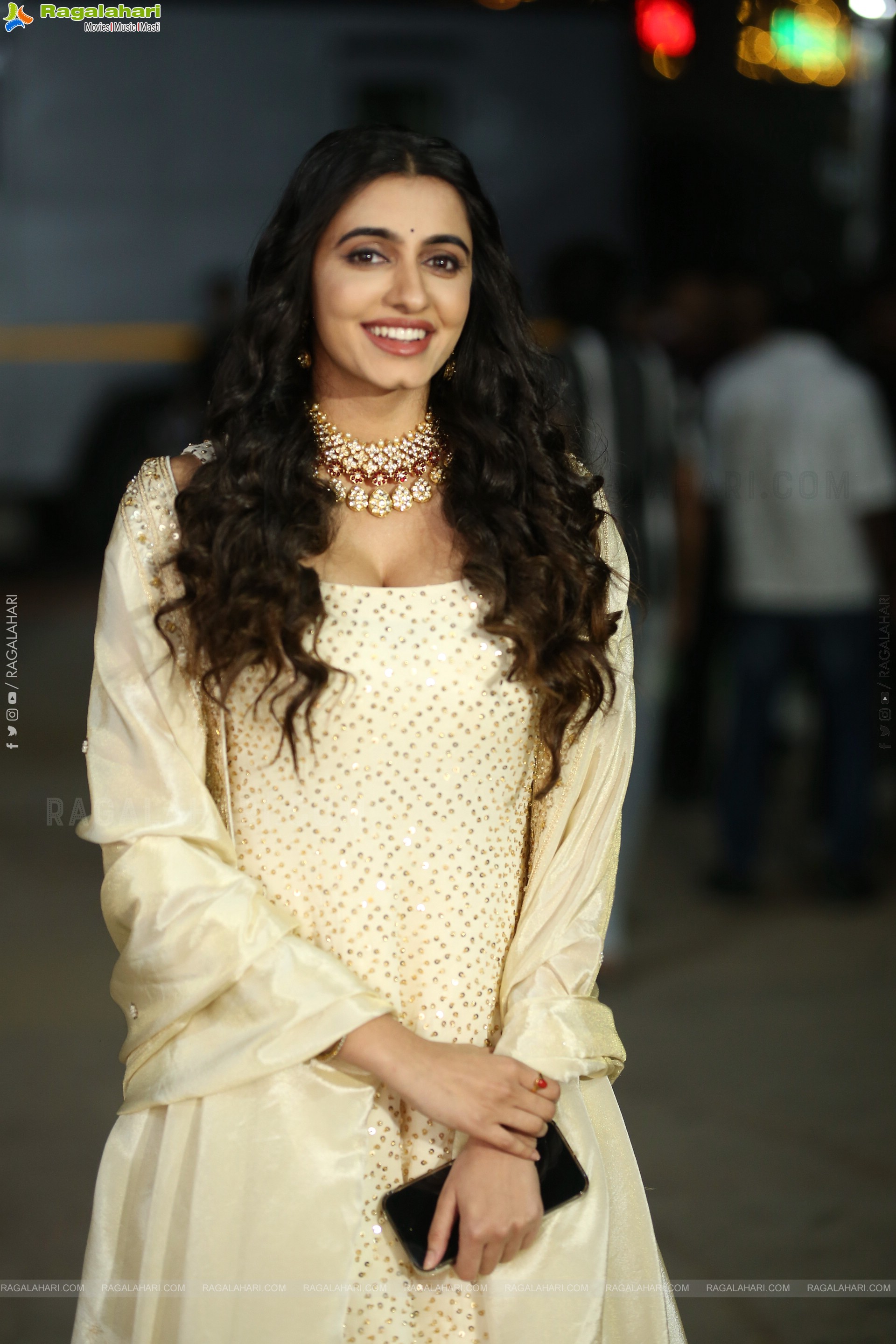 Maanasa Choudhary at Lucky Baskhar Pre Release Event, HD Gallery