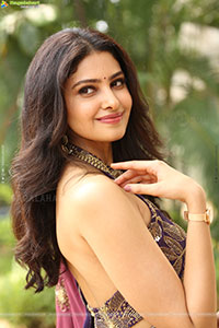 Manasa Varanasi at Devaki Nandana Vasudeva Press Meet