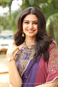 Manasa Varanasi at Devaki Nandana Vasudeva Press Meet