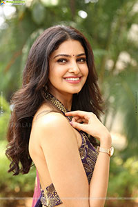 Manasa Varanasi at Devaki Nandana Vasudeva Press Meet