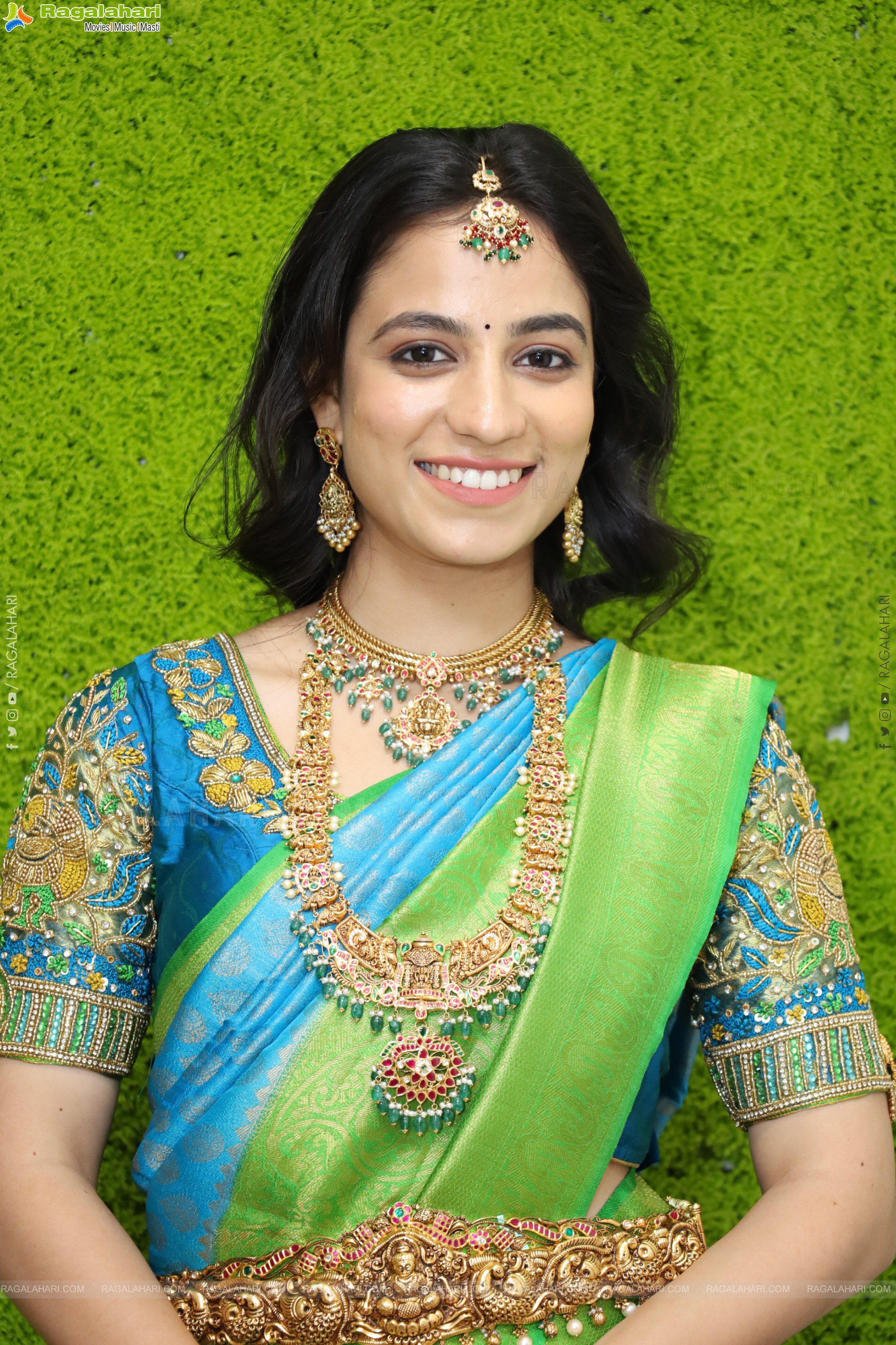 Mounika Dakoju at Manepally Jewellers Wedding Collections Launch, HD Gallery