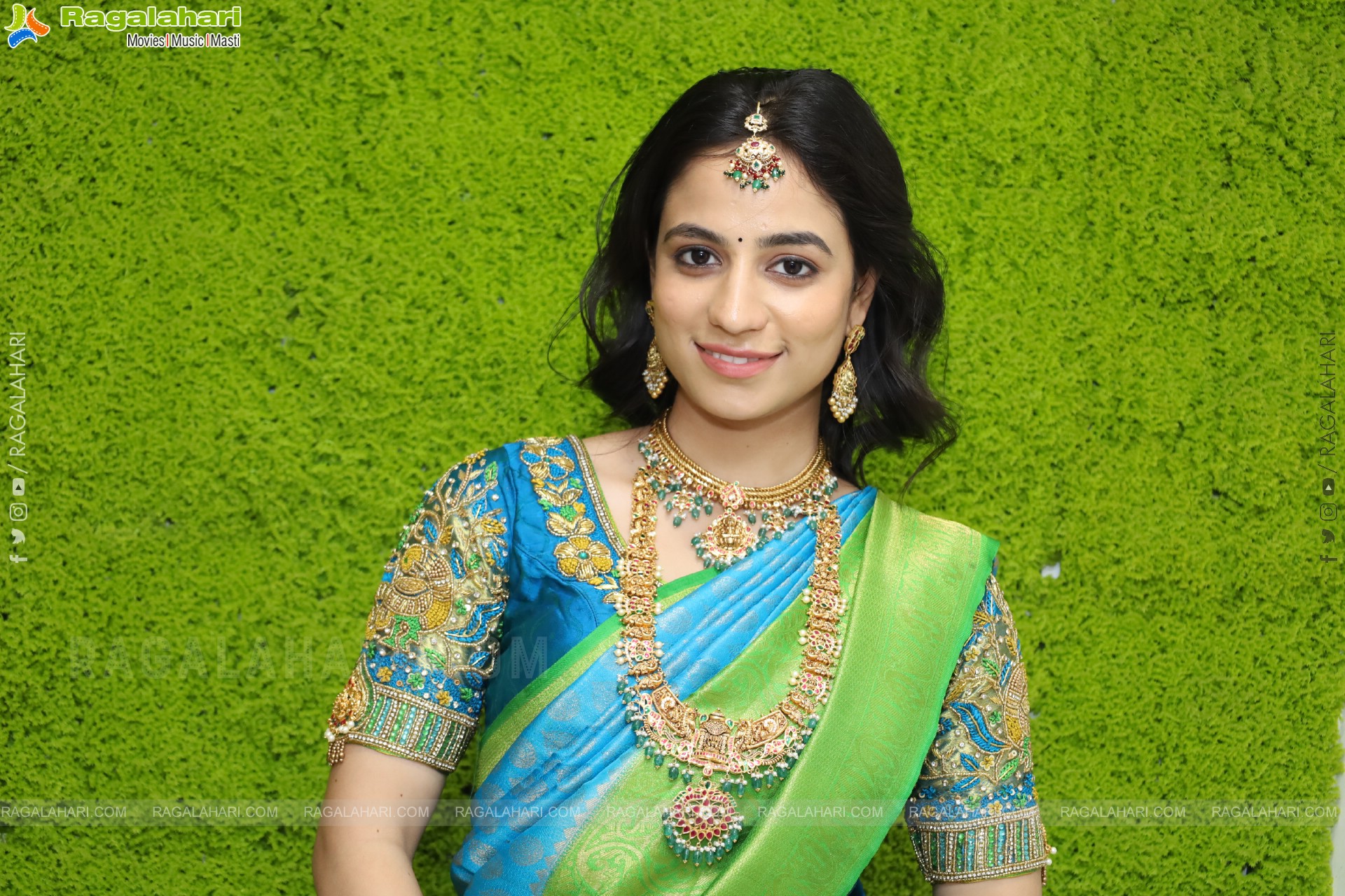 Mounika Dakoju at Manepally Jewellers Wedding Collections Launch, HD Gallery