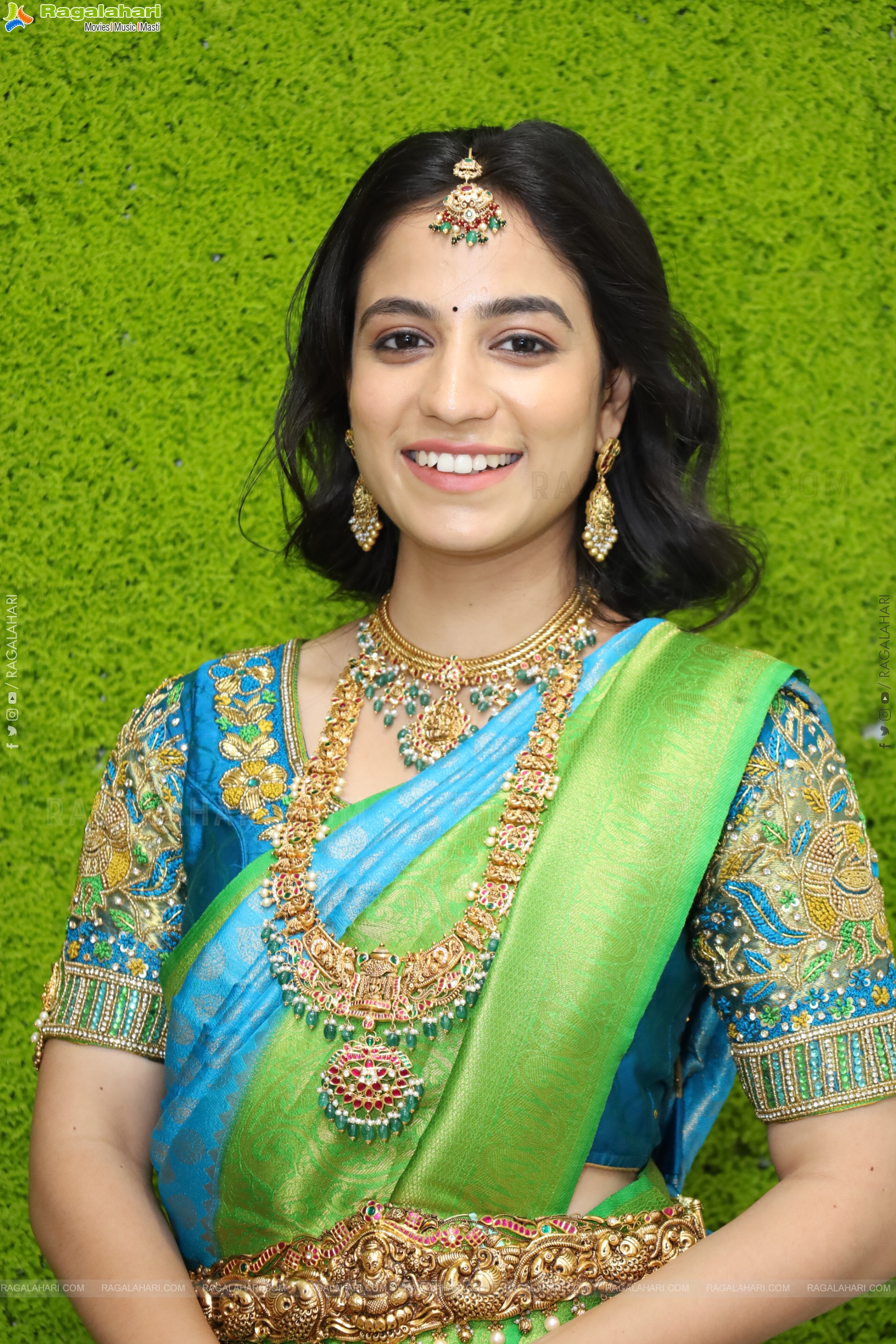 Mounika Dakoju at Manepally Jewellers Wedding Collections Launch, HD Gallery