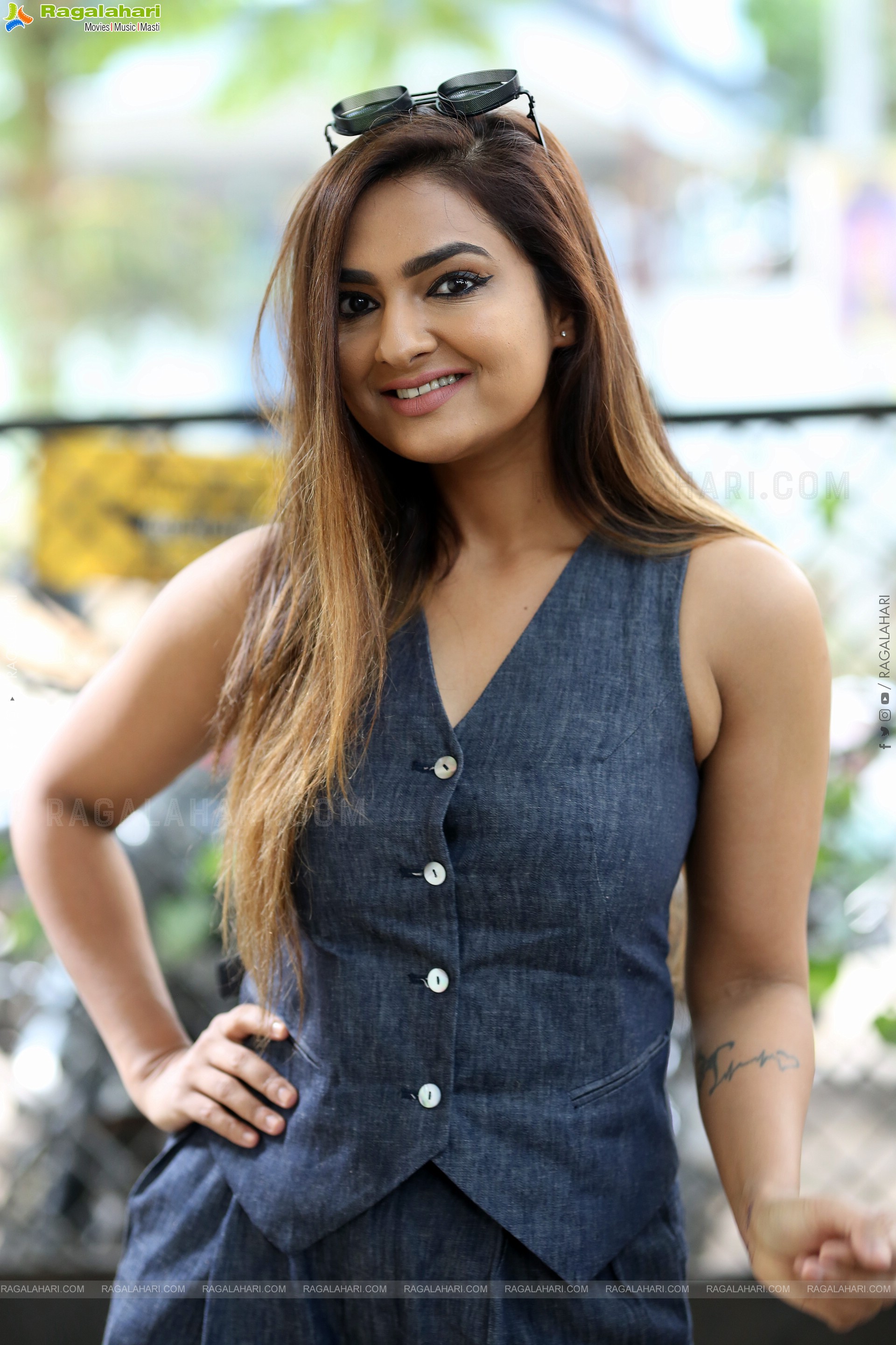 Neha Deshpande at O Andala Rakshasi Press Meet, HD Gallery