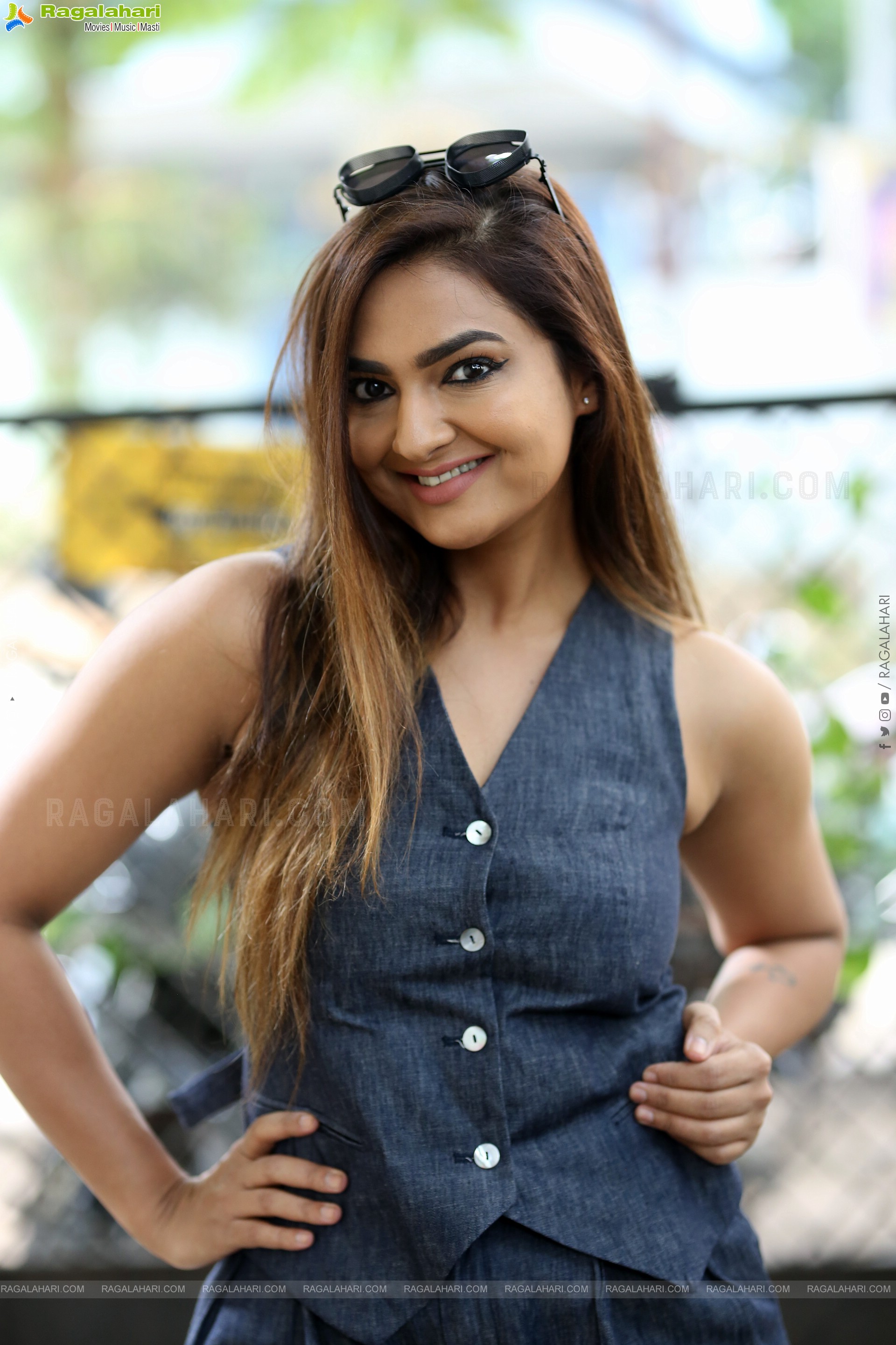 Neha Deshpande at O Andala Rakshasi Press Meet, HD Gallery