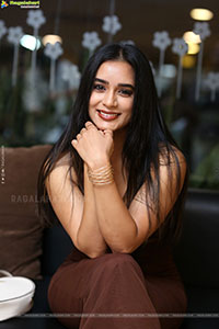 Neha Krishnan Latest Stills, HD Gallery