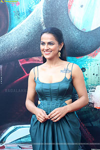 Shraddha Srinath at Mechanic Rocky Trailer Launch Event