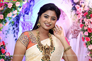 Siri Papa Latest HD Stills, Photo Gallery 