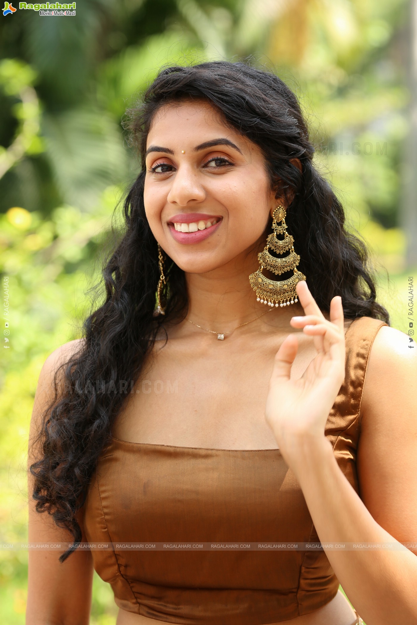 Sravanthi Prattipati at Rahasyam Idam Jagath Press Meet, HD Gallery