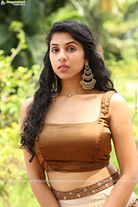 Sravanthi Prattipati at Rahasyam Idam Jagath Press Meet