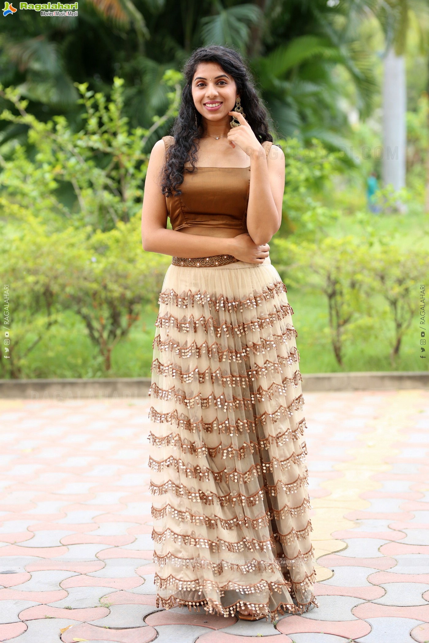 Sravanthi Prattipati at Rahasyam Idam Jagath Press Meet, HD Gallery