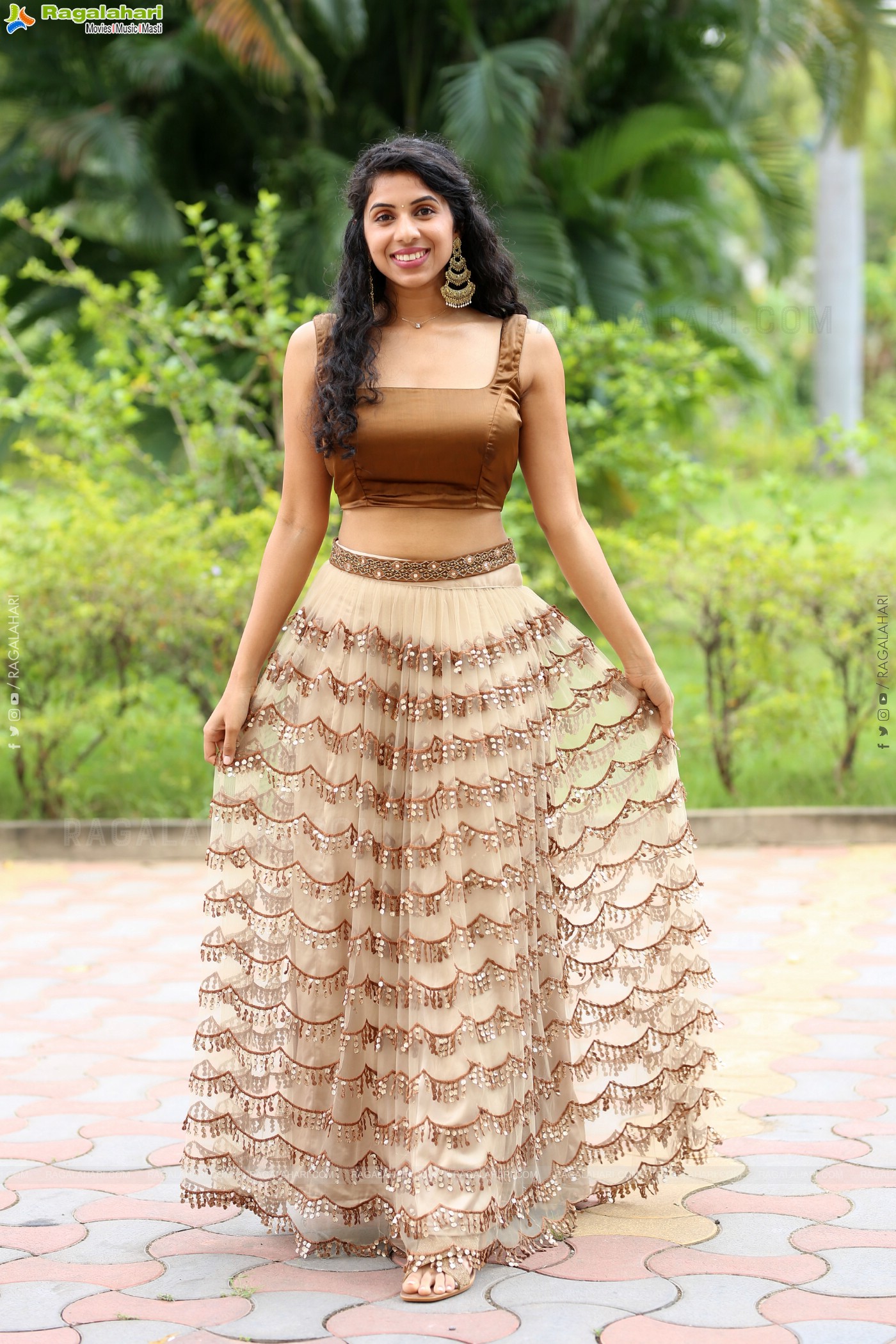 Sravanthi Prattipati at Rahasyam Idam Jagath Press Meet, HD Gallery