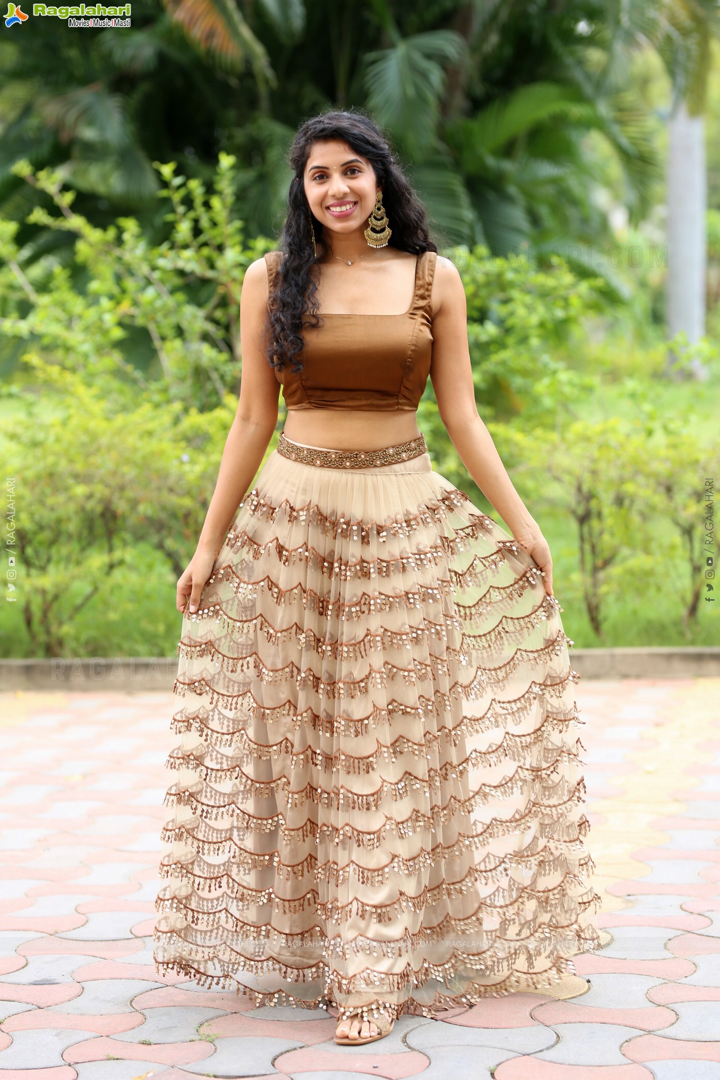 Sravanthi Prattipati at Rahasyam Idam Jagath Press Meet, HD Gallery