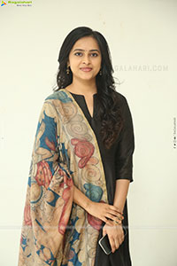 Heroine Sri Divya at Sathyam Sundaram Success Meet