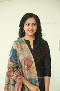 Heroine Sri Divya at Sathyam Sundaram Success Meet