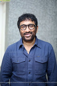 Srinu Vaitla at Viswam Movie Interview, HD Gallery