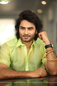 Sudheer Babu at Maa Nanna Superhero Interview, HD Gallery