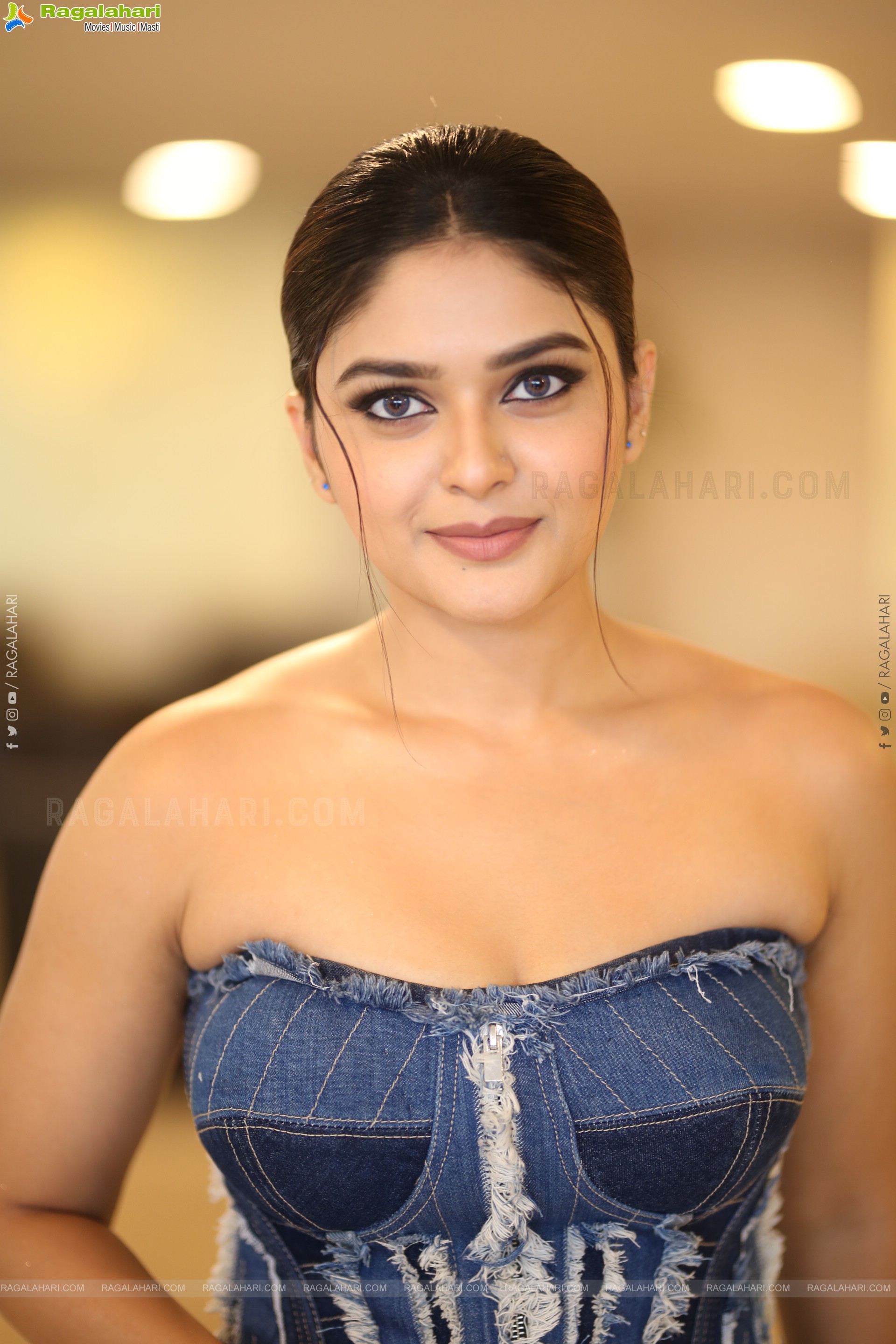 Vaibhavi Shandilya at Martin Pre-release Event, HD Gallery