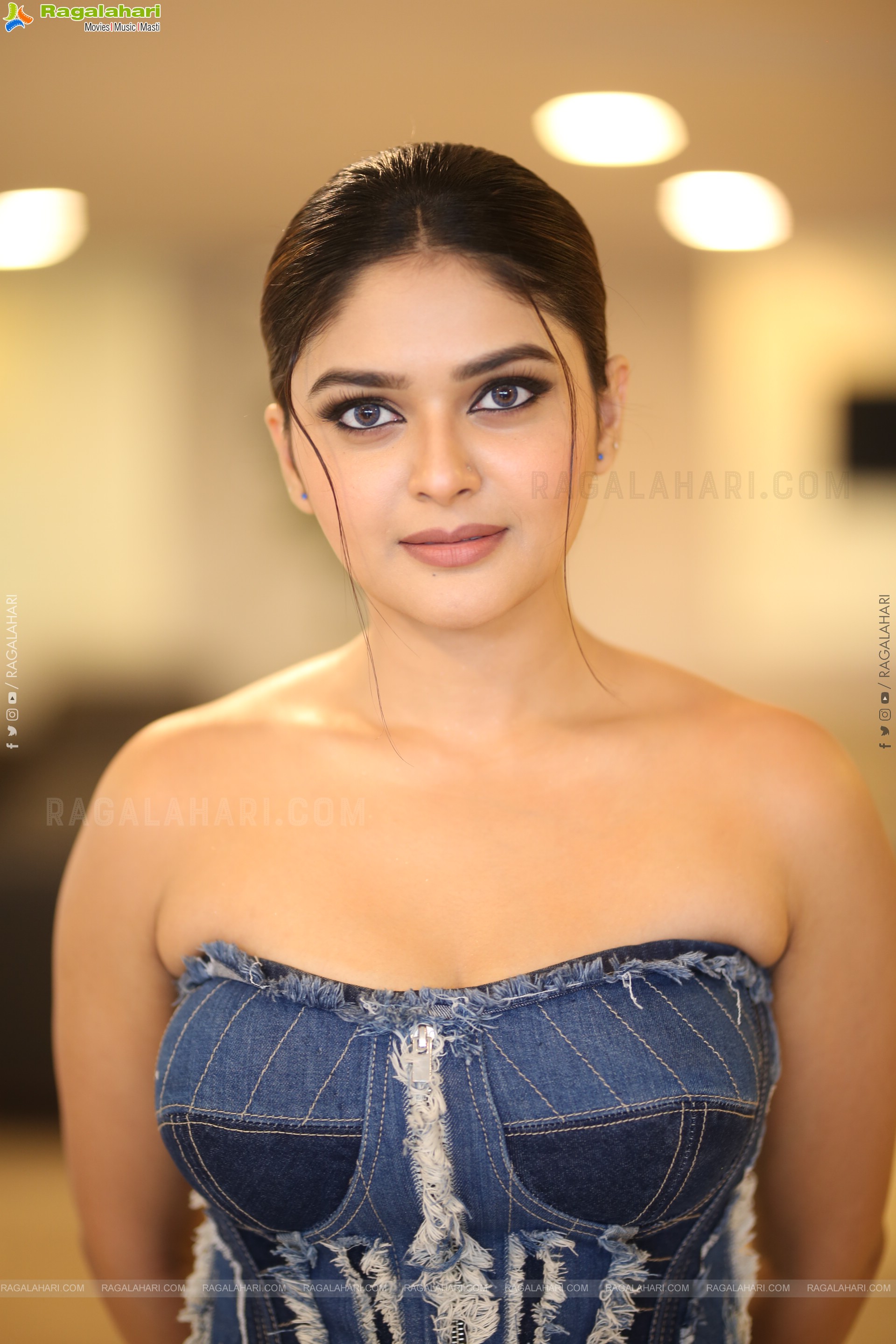 Vaibhavi Shandilya at Martin Pre-release Event, HD Gallery