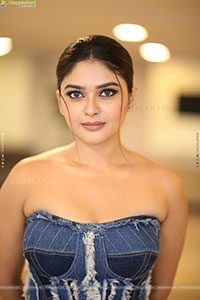 Vaibhavi Shandilya at Martin Pre-release Event, HD Gallery