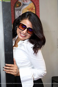 Aashi New Photoshoot Stills, HD Photo Gallery