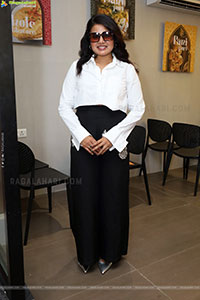 Aashi New Photoshoot Stills, HD Photo Gallery