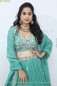 Mounika Dakoju Latest Stills, HD Gallery