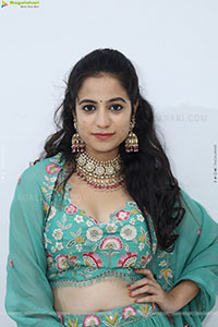 Mounika Dakoju Latest Stills, HD Gallery