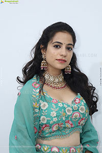 Mounika Dakoju Latest Stills, HD Gallery