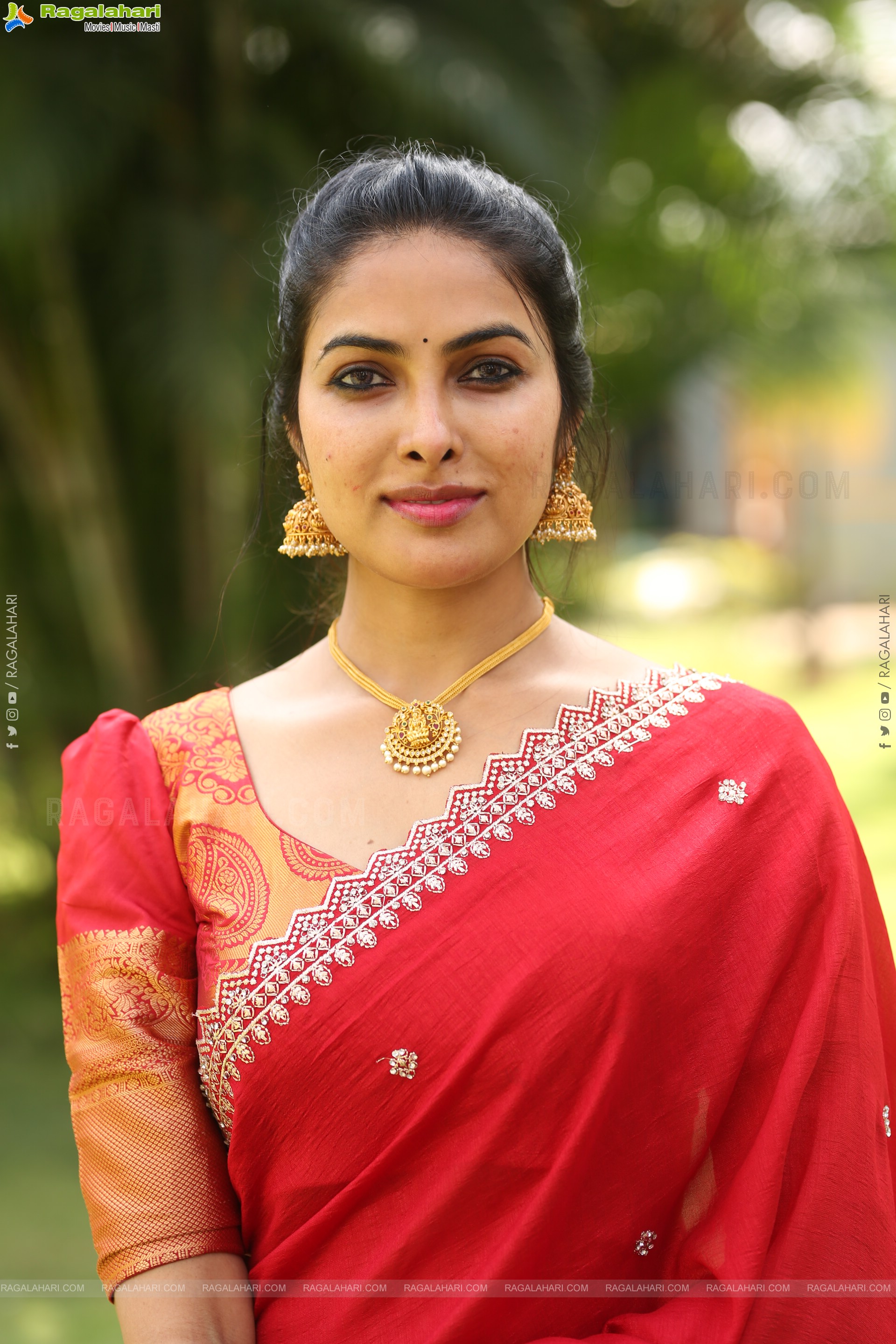 Divi Vadthya at Napoleon Returns Movie Title Glimpse Launch, HD Gallery