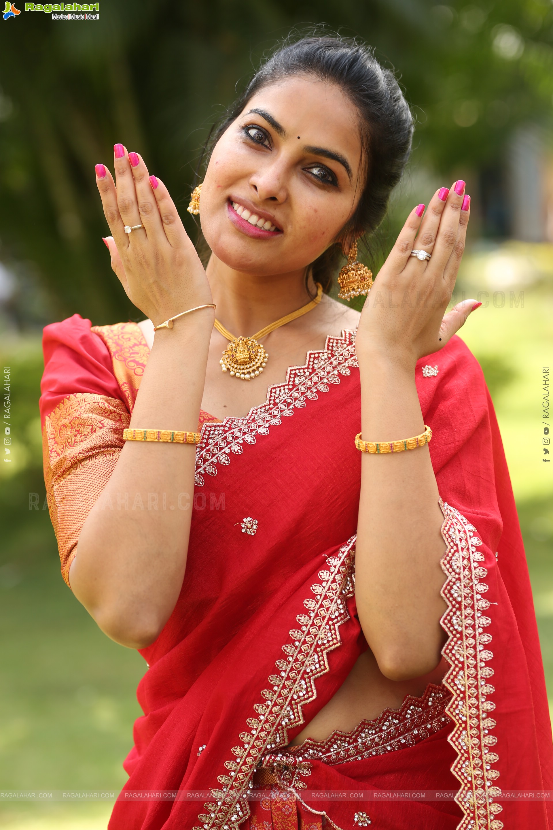 Divi Vadthya at Napoleon Returns Movie Title Glimpse Launch, HD Gallery