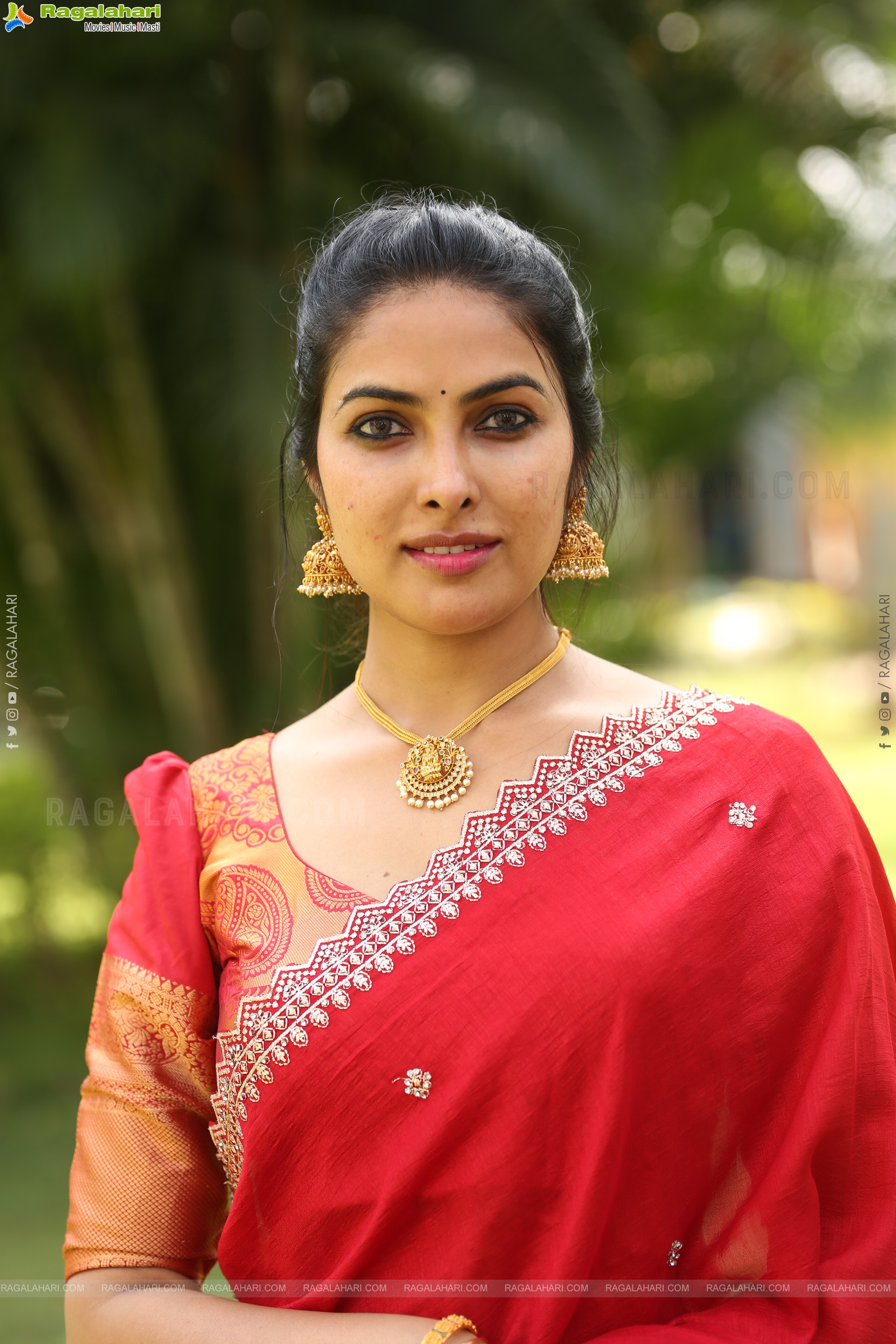 Divi Vadthya at Napoleon Returns Movie Title Glimpse Launch, HD Gallery