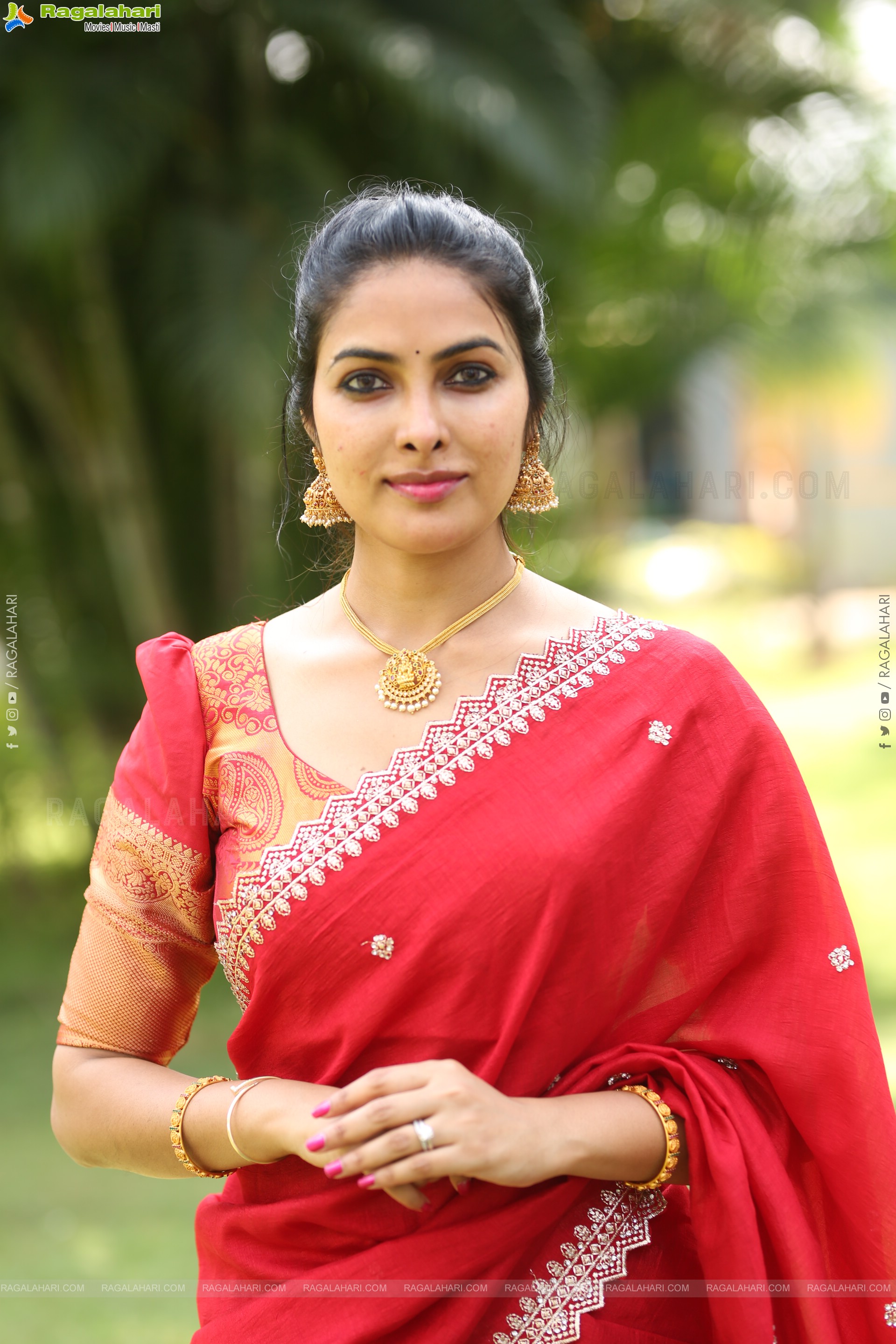 Divi Vadthya at Napoleon Returns Movie Title Glimpse Launch, HD Gallery