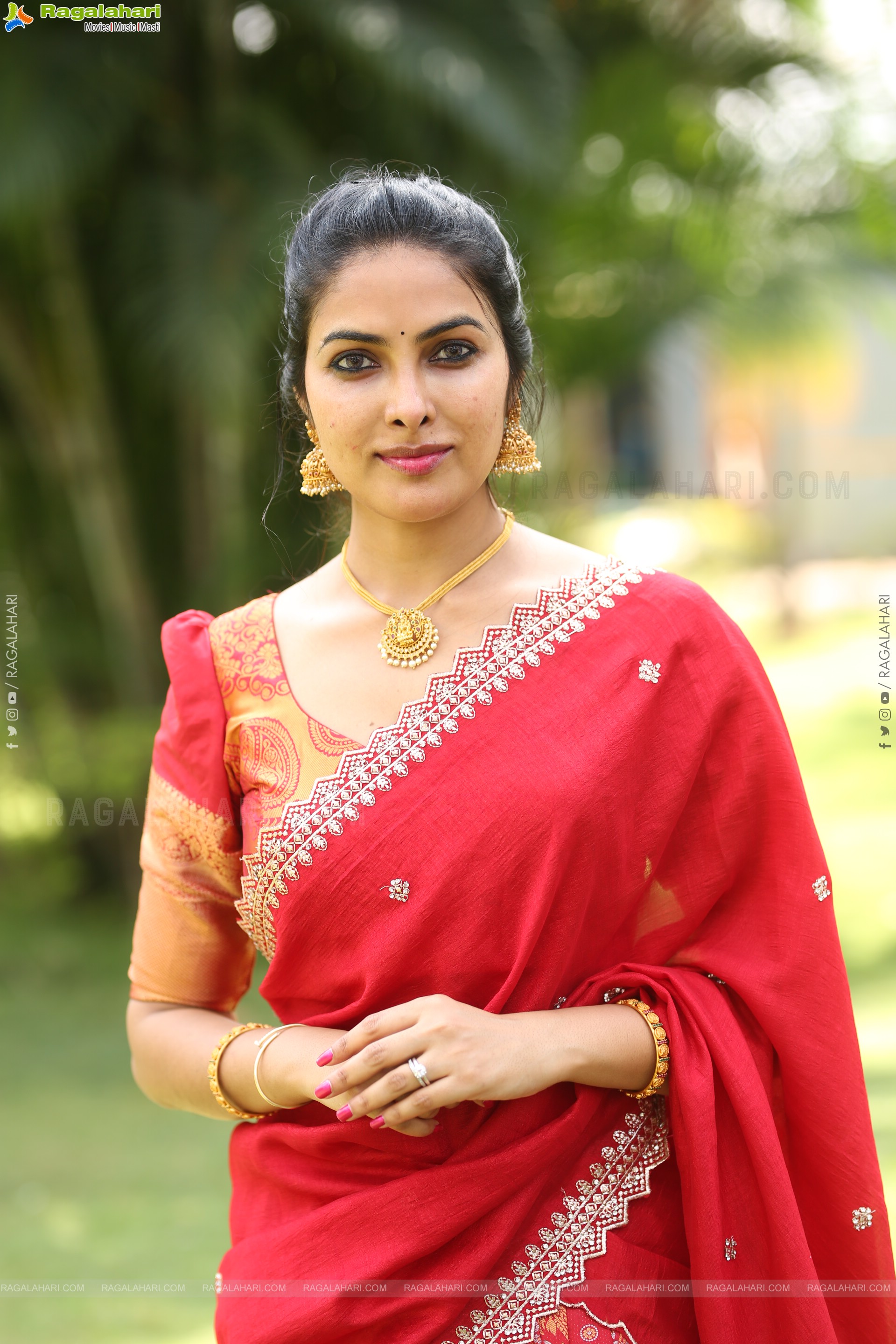 Divi Vadthya at Napoleon Returns Movie Title Glimpse Launch, HD Gallery
