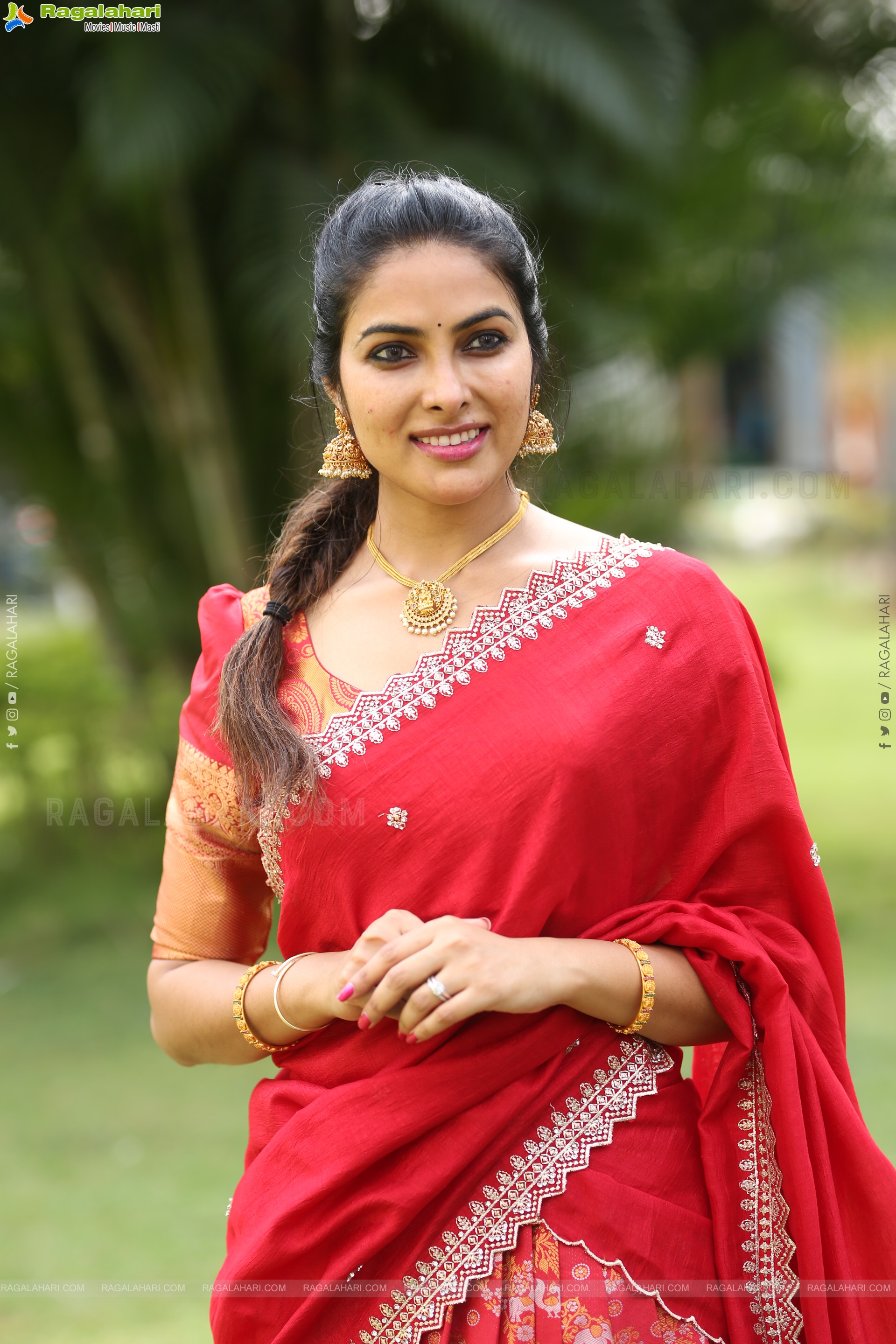 Divi Vadthya at Napoleon Returns Movie Title Glimpse Launch, HD Gallery