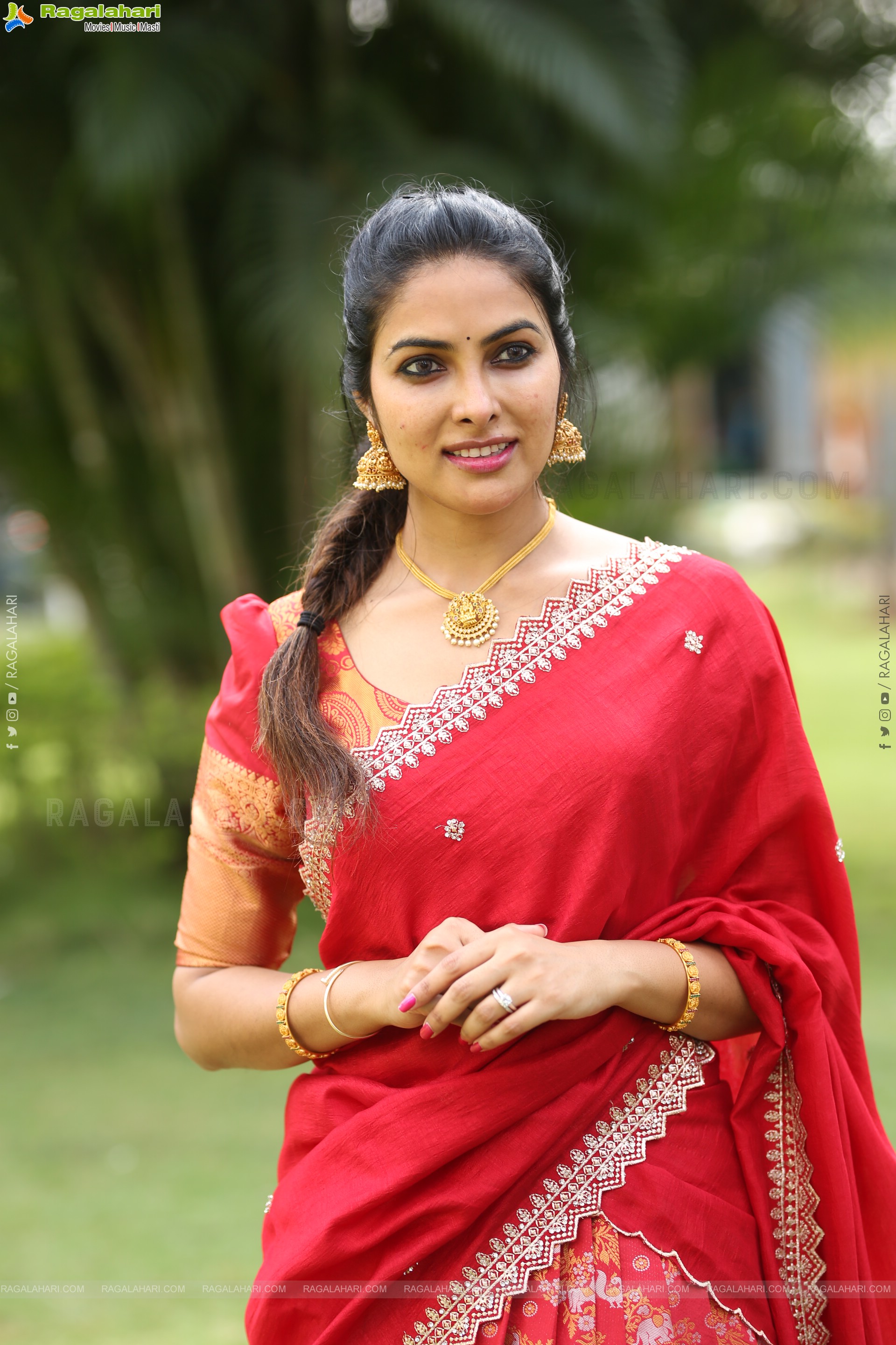 Divi Vadthya at Napoleon Returns Movie Title Glimpse Launch, HD Gallery