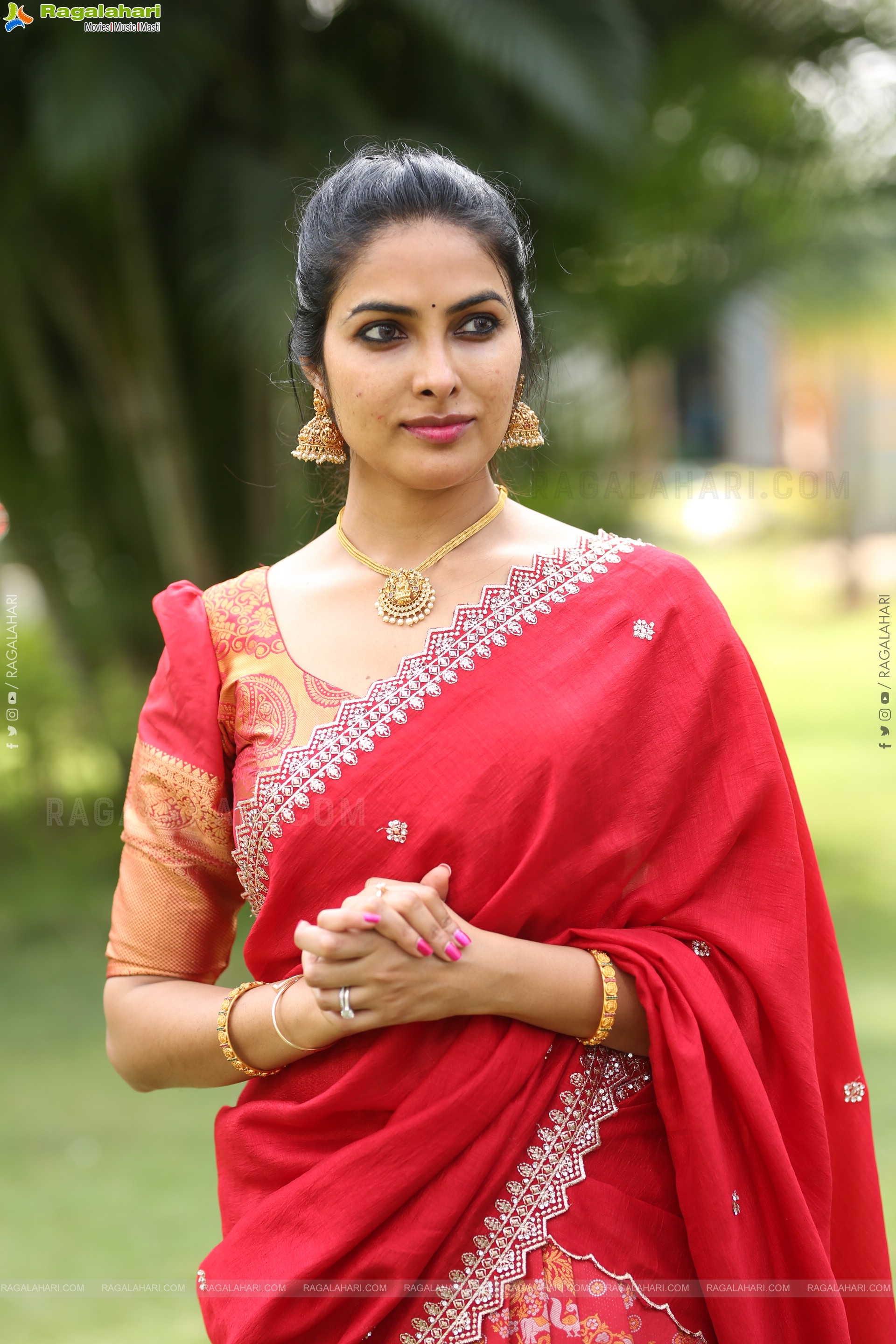 Divi Vadthya at Napoleon Returns Movie Title Glimpse Launch, HD Gallery