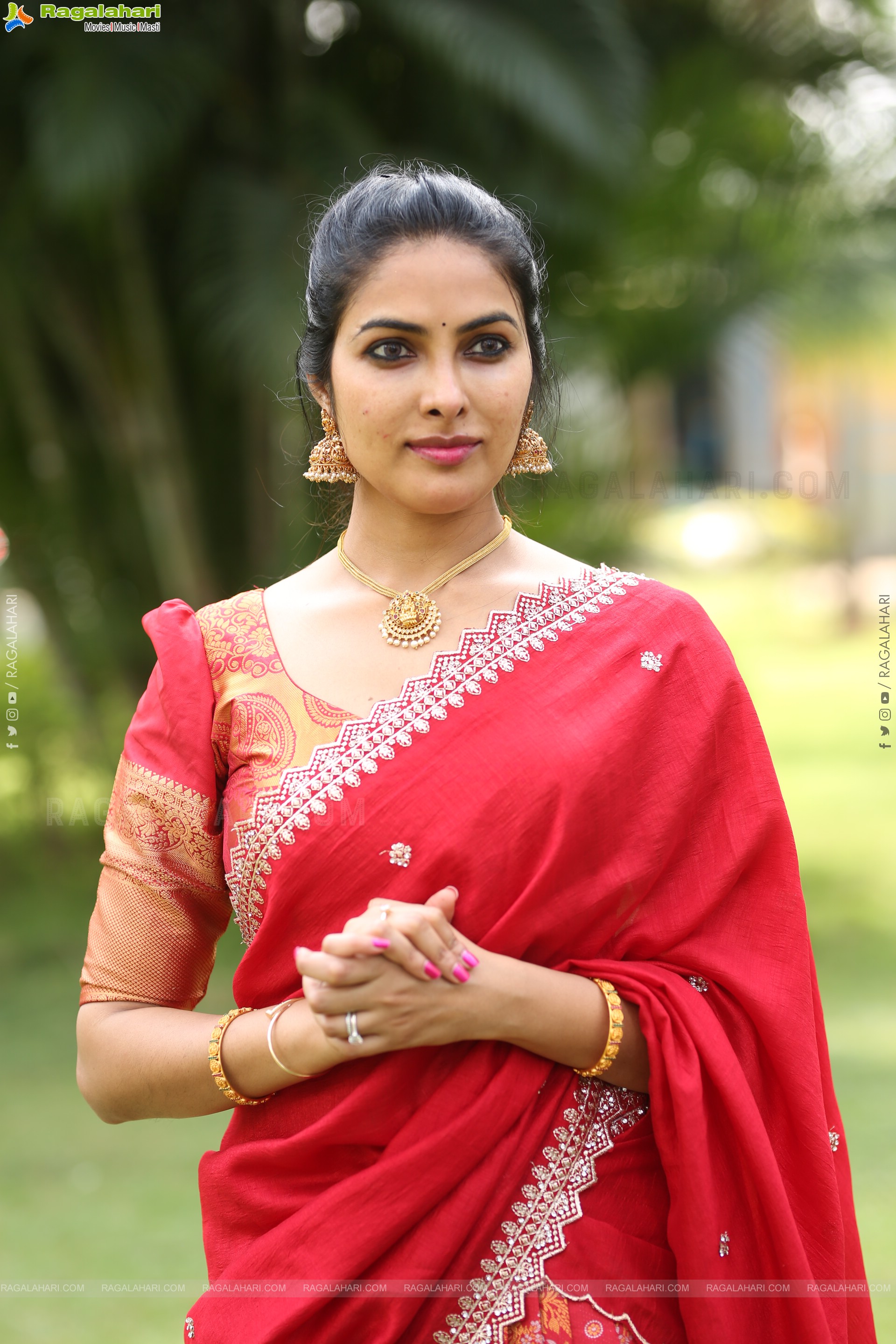 Divi Vadthya at Napoleon Returns Movie Title Glimpse Launch, HD Gallery