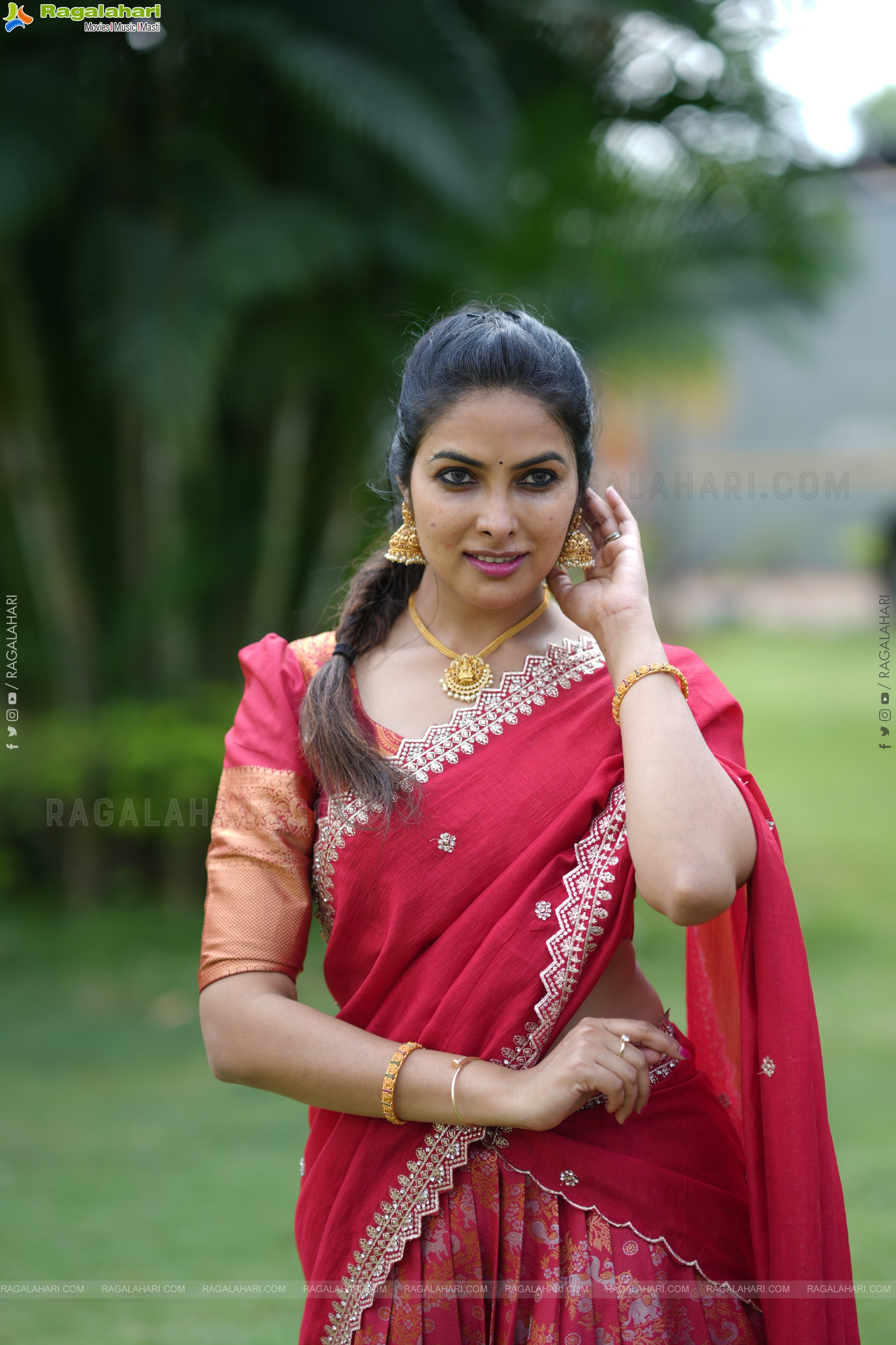Divi Vadthya at Napoleon Returns Movie Title Glimpse Launch, HD Gallery