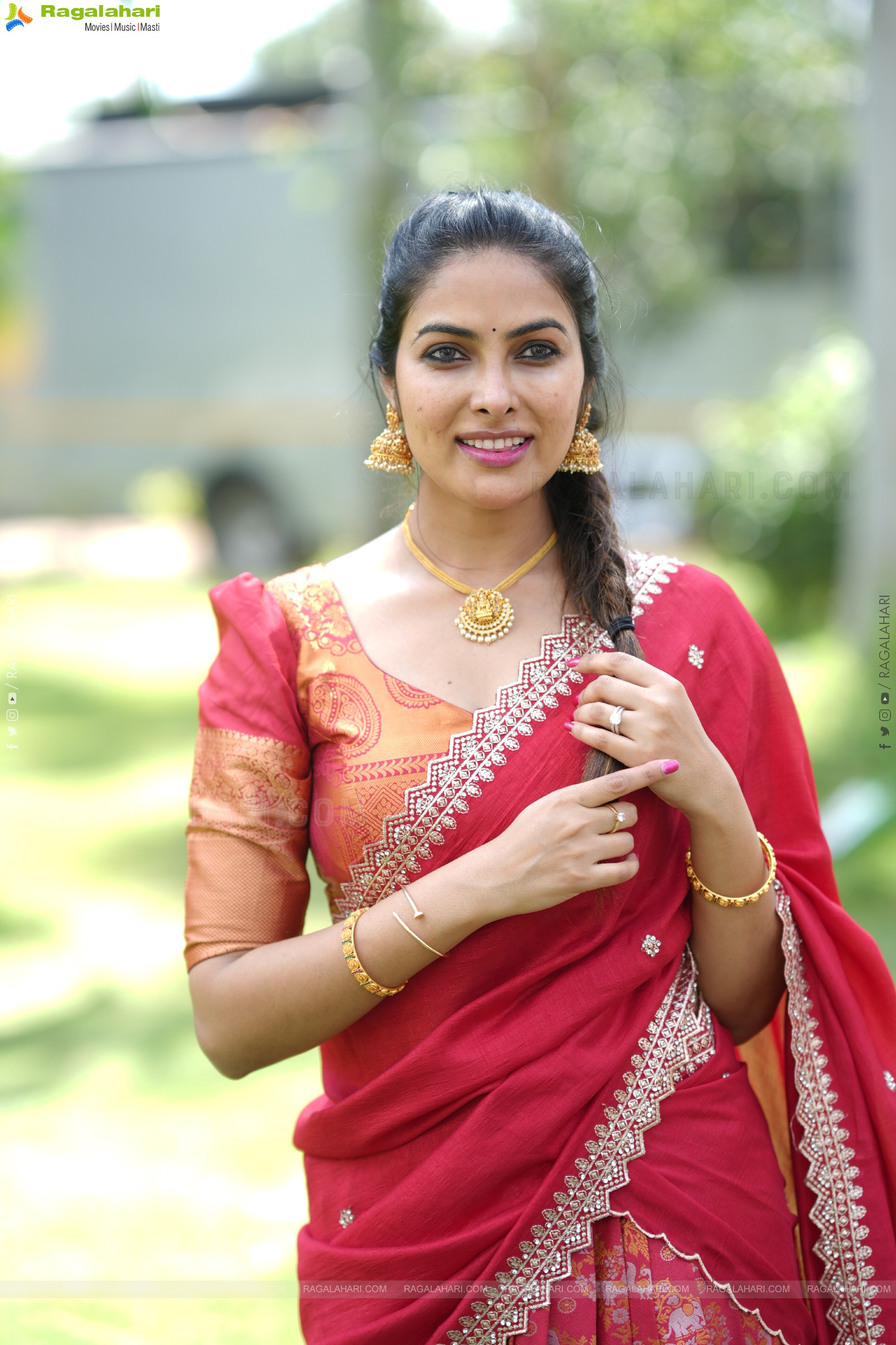 Divi Vadthya at Napoleon Returns Movie Title Glimpse Launch, HD Gallery