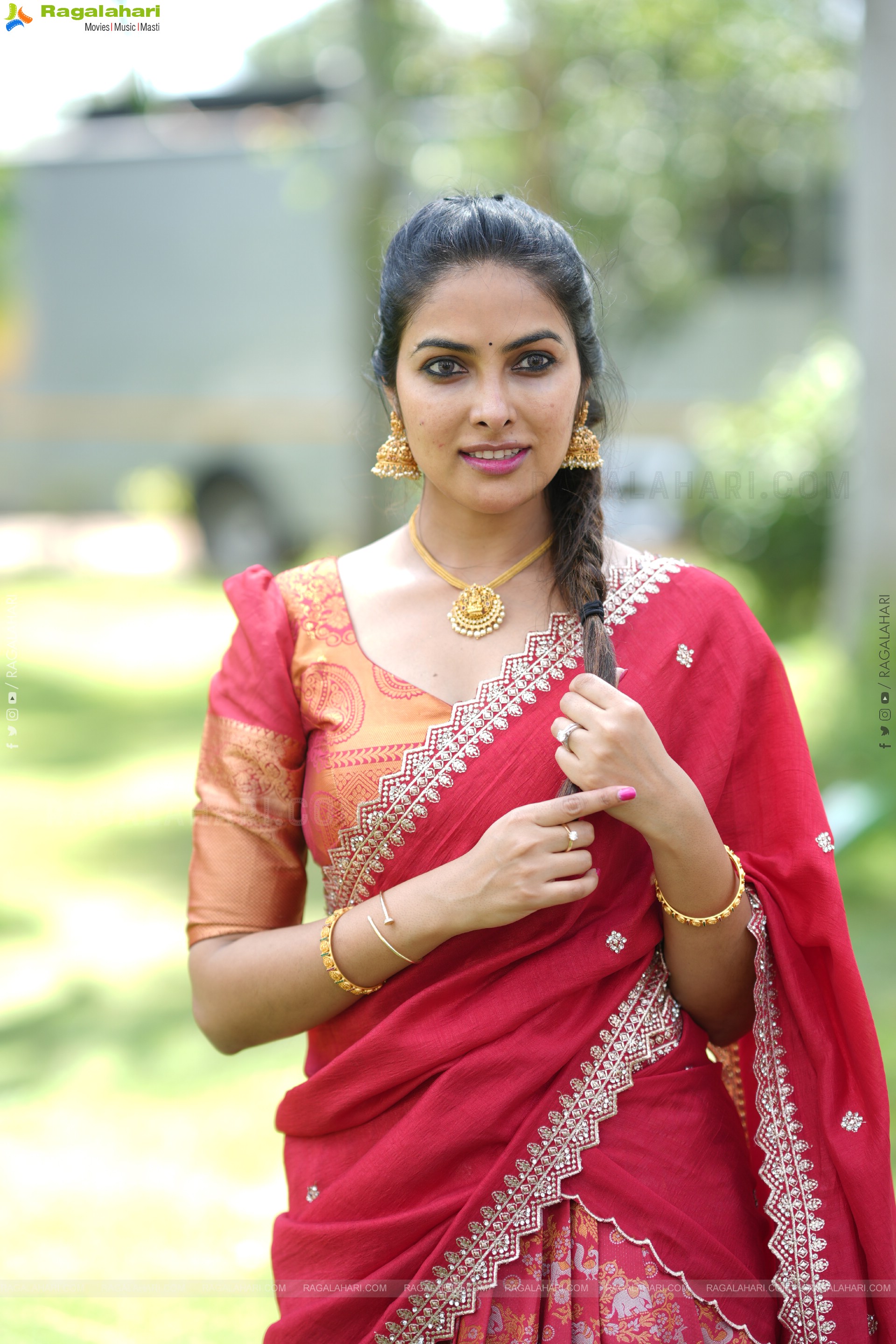 Divi Vadthya at Napoleon Returns Movie Title Glimpse Launch, HD Gallery
