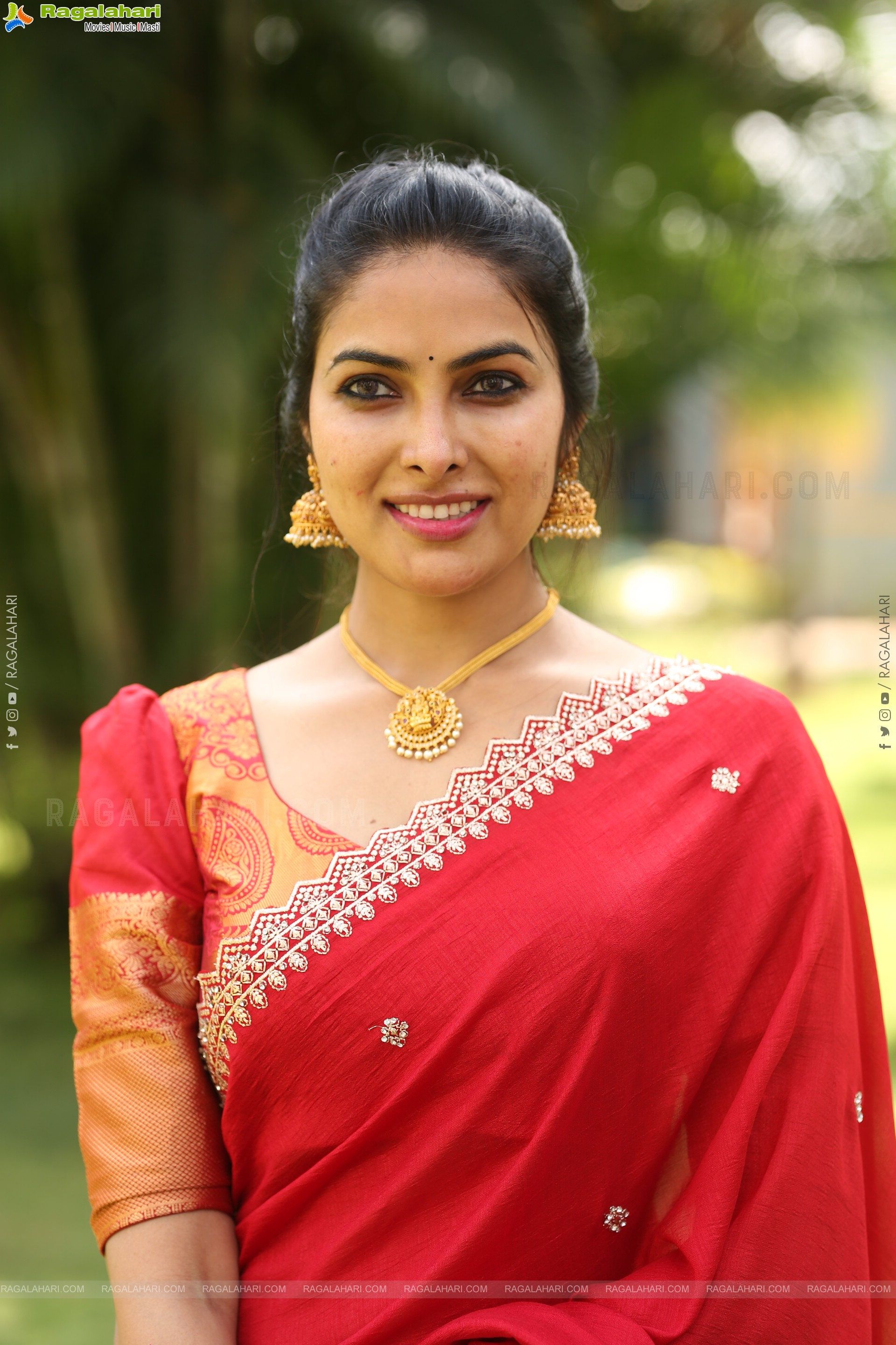 Divi Vadthya at Napoleon Returns Movie Title Glimpse Launch, HD Gallery