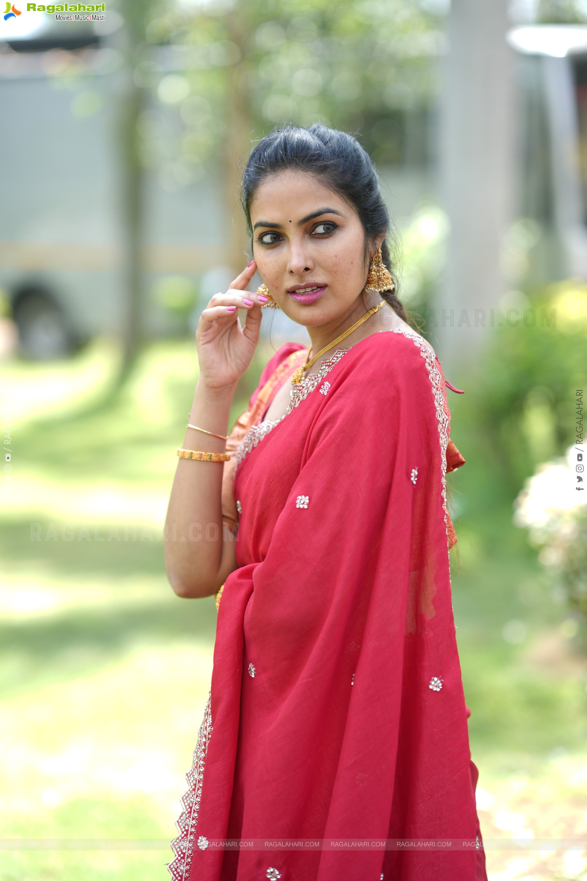 Divi Vadthya at Napoleon Returns Movie Title Glimpse Launch, HD Gallery
