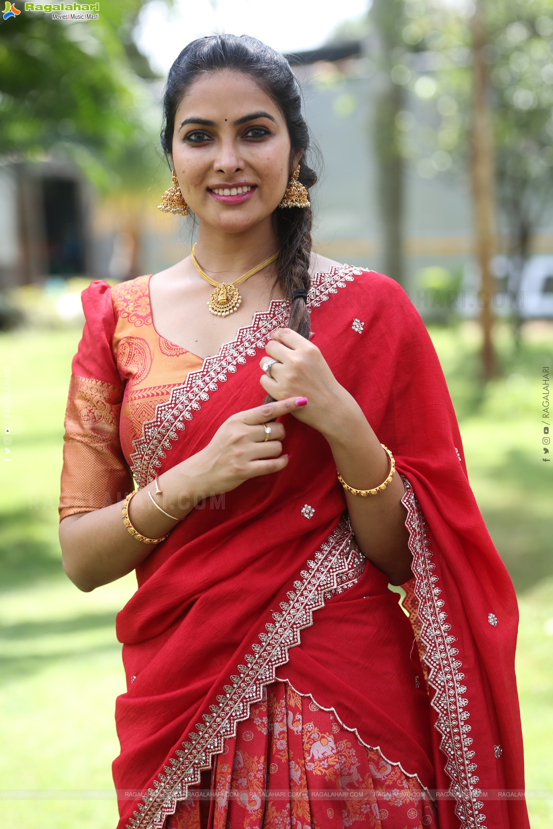 Divi Vadthya at Napoleon Returns Movie Title Glimpse Launch, HD Gallery