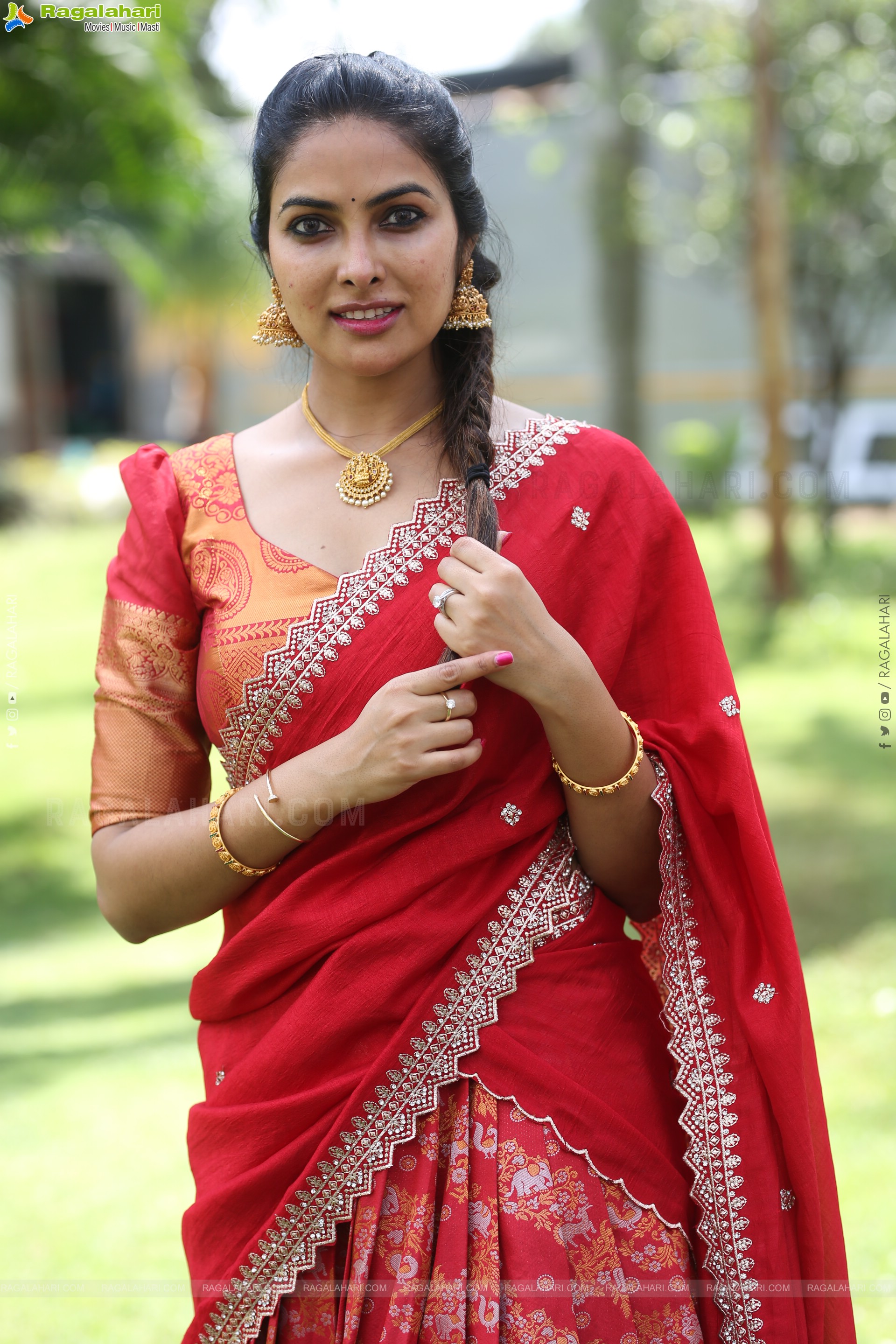 Divi Vadthya at Napoleon Returns Movie Title Glimpse Launch, HD Gallery