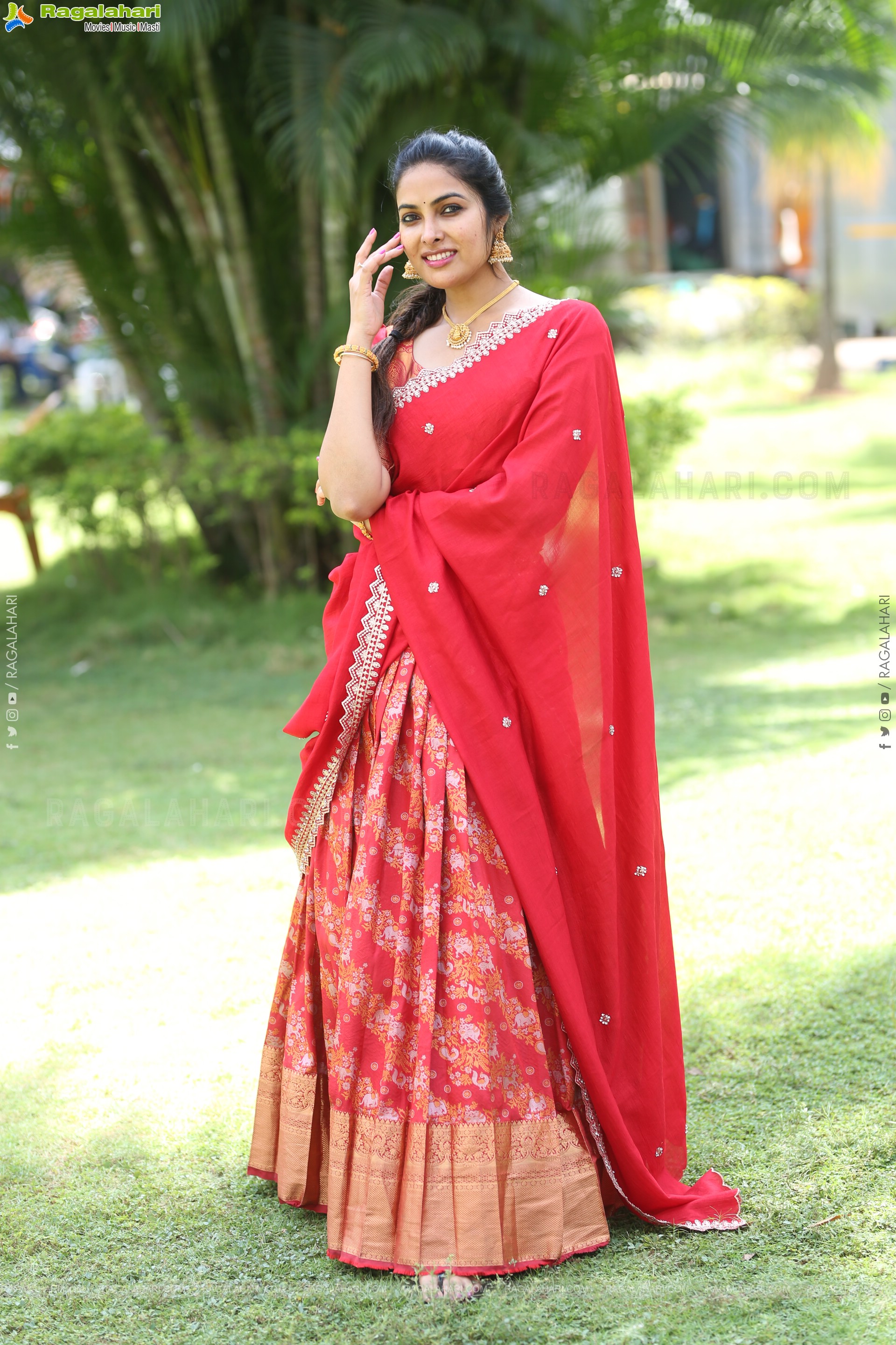 Divi Vadthya at Napoleon Returns Movie Title Glimpse Launch, HD Gallery