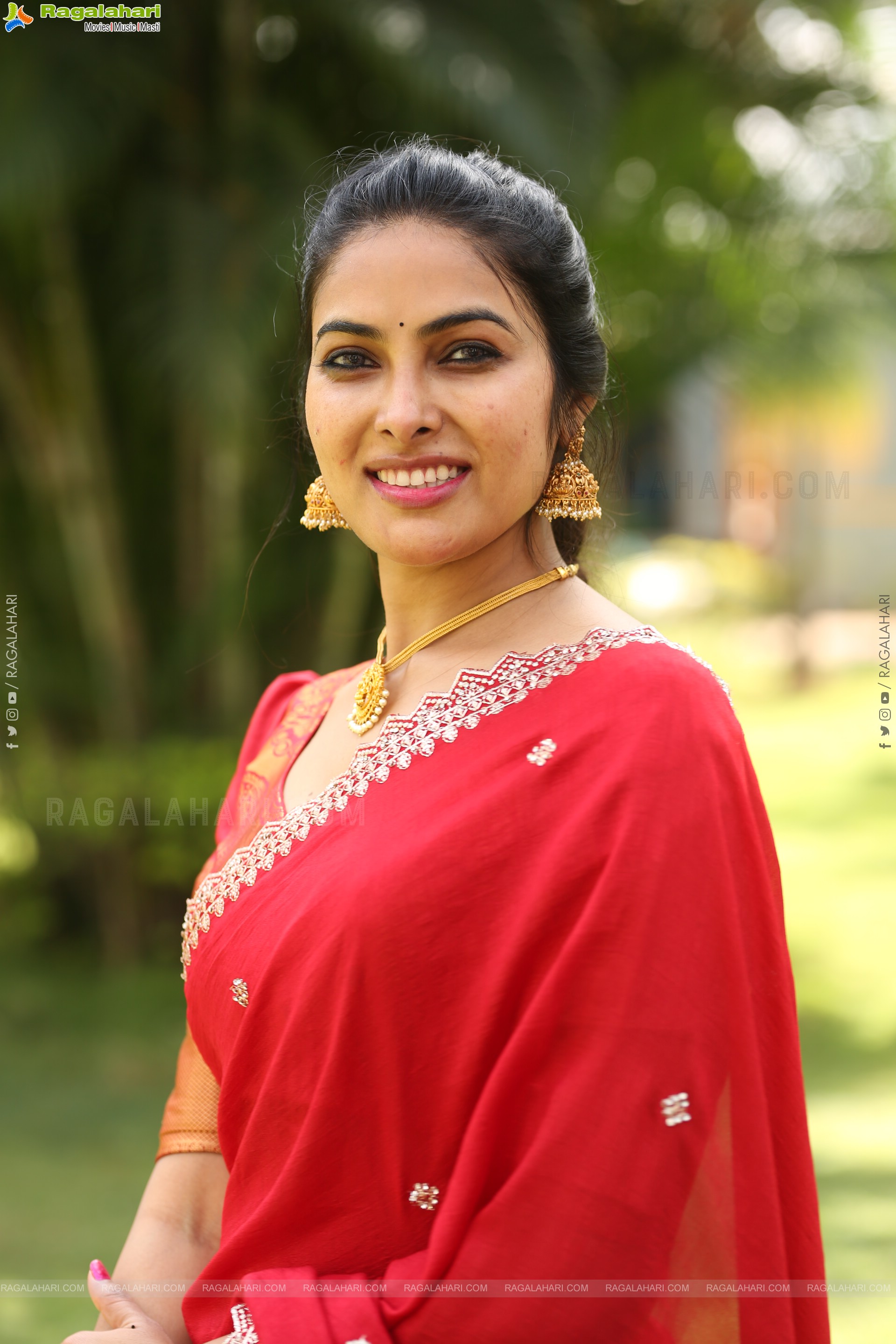 Divi Vadthya at Napoleon Returns Movie Title Glimpse Launch, HD Gallery