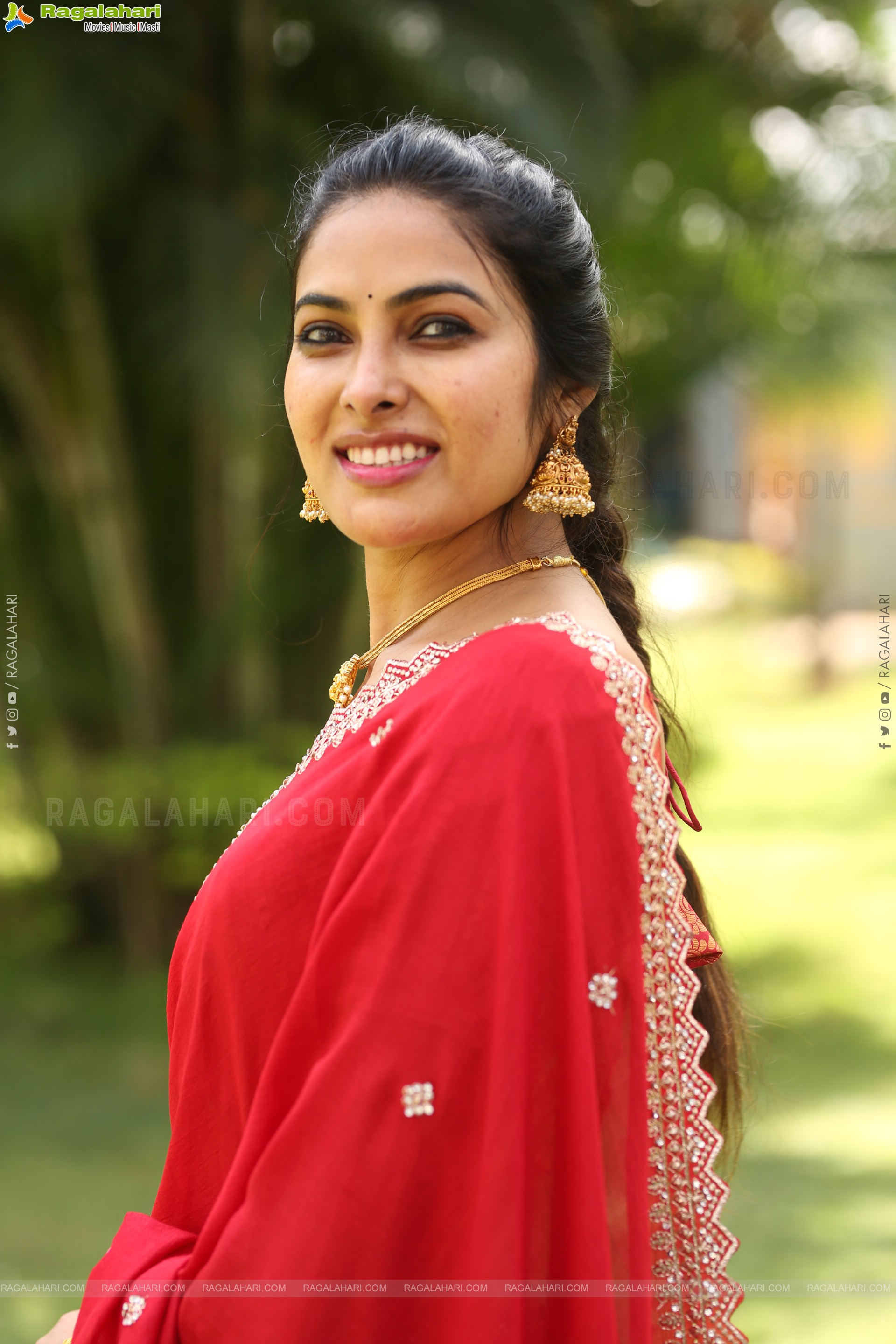 Divi Vadthya at Napoleon Returns Movie Title Glimpse Launch, HD Gallery
