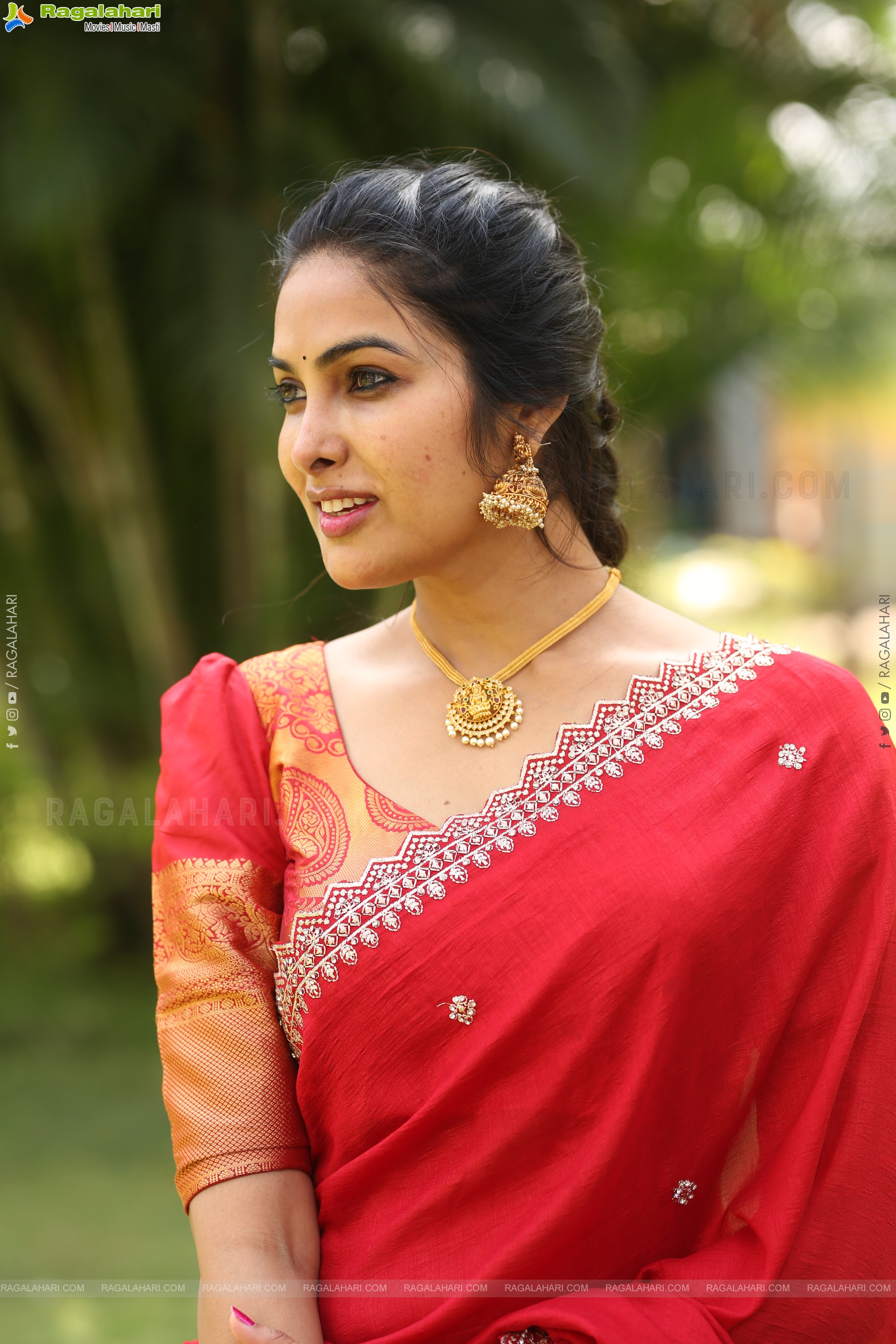 Divi Vadthya at Napoleon Returns Movie Title Glimpse Launch, HD Gallery