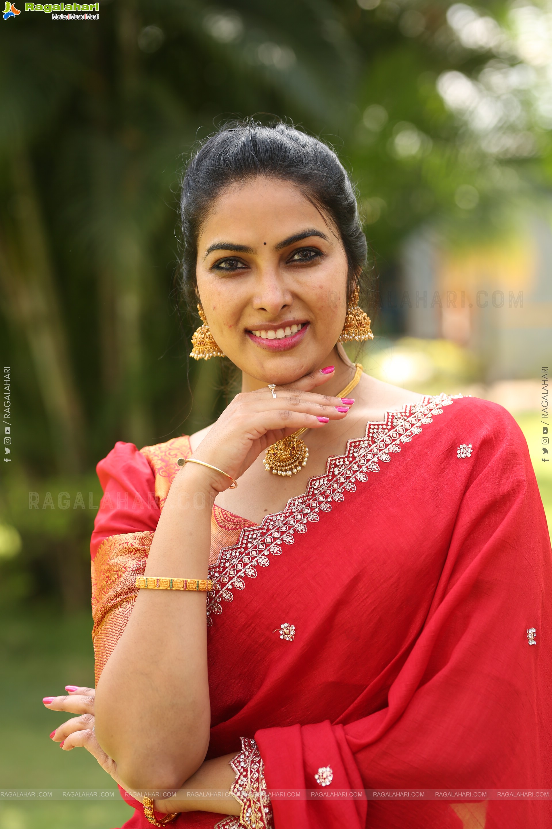 Divi Vadthya at Napoleon Returns Movie Title Glimpse Launch, HD Gallery